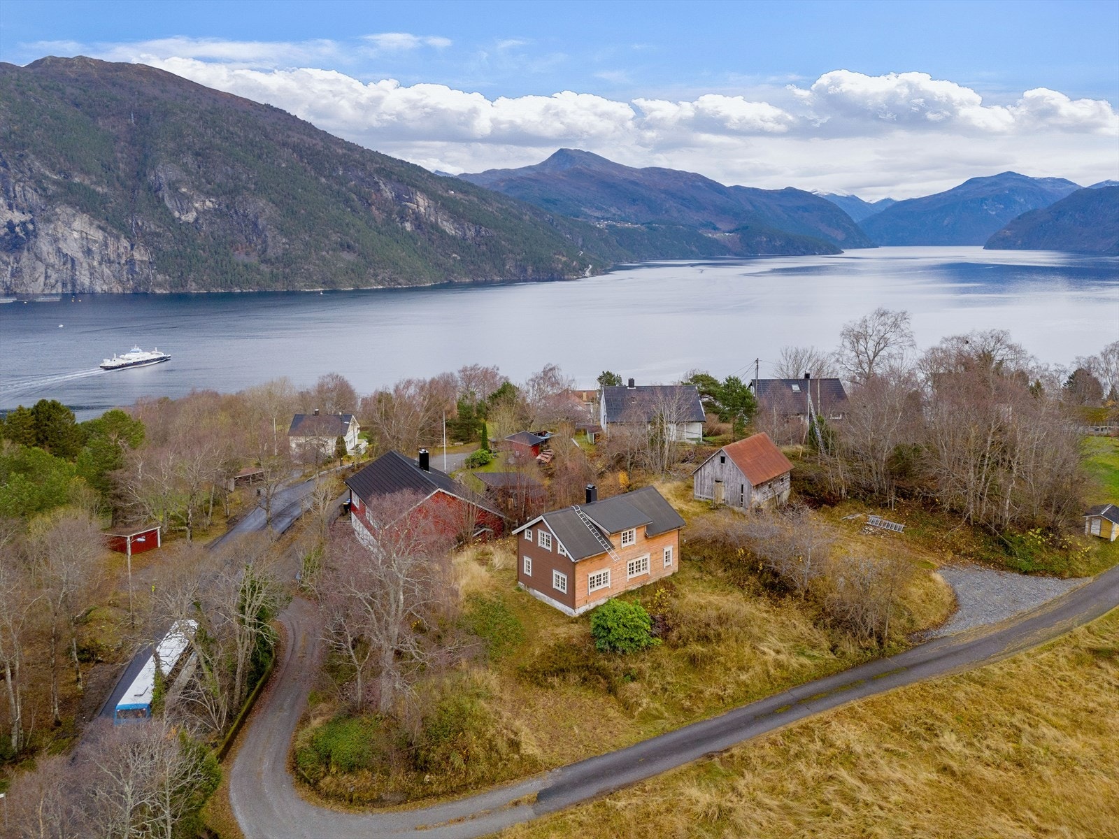 Notar ved Tobias Skodje har gleden av å presentere Bygdavegen 107. Galleribilde