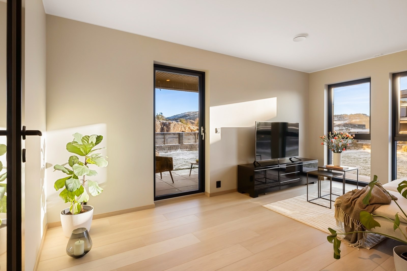 - Praktisk tv-stue i første etasje - Galleribilde