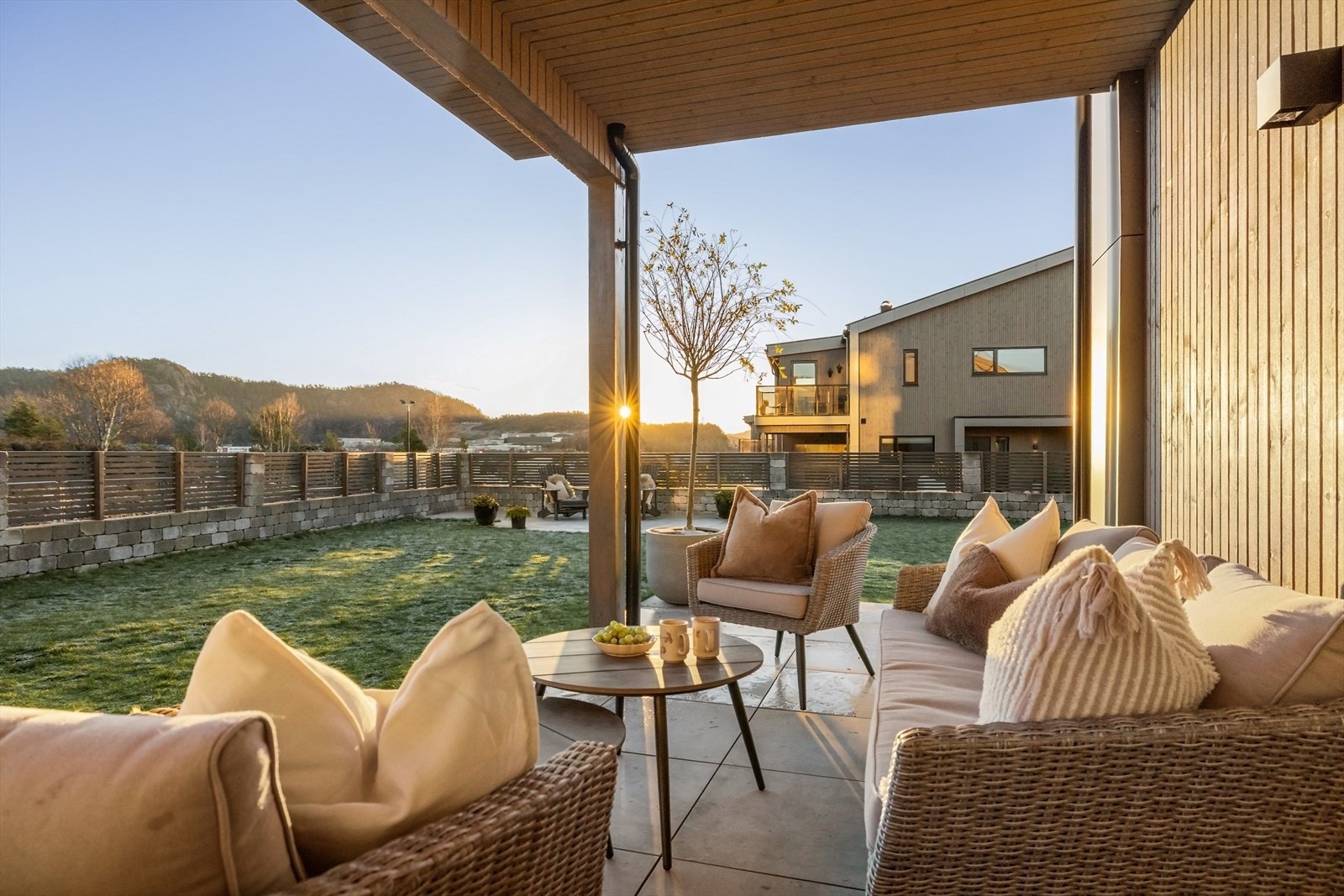 - Uteområdet kan enkelt møbleres i ulike soner - Galleribilde