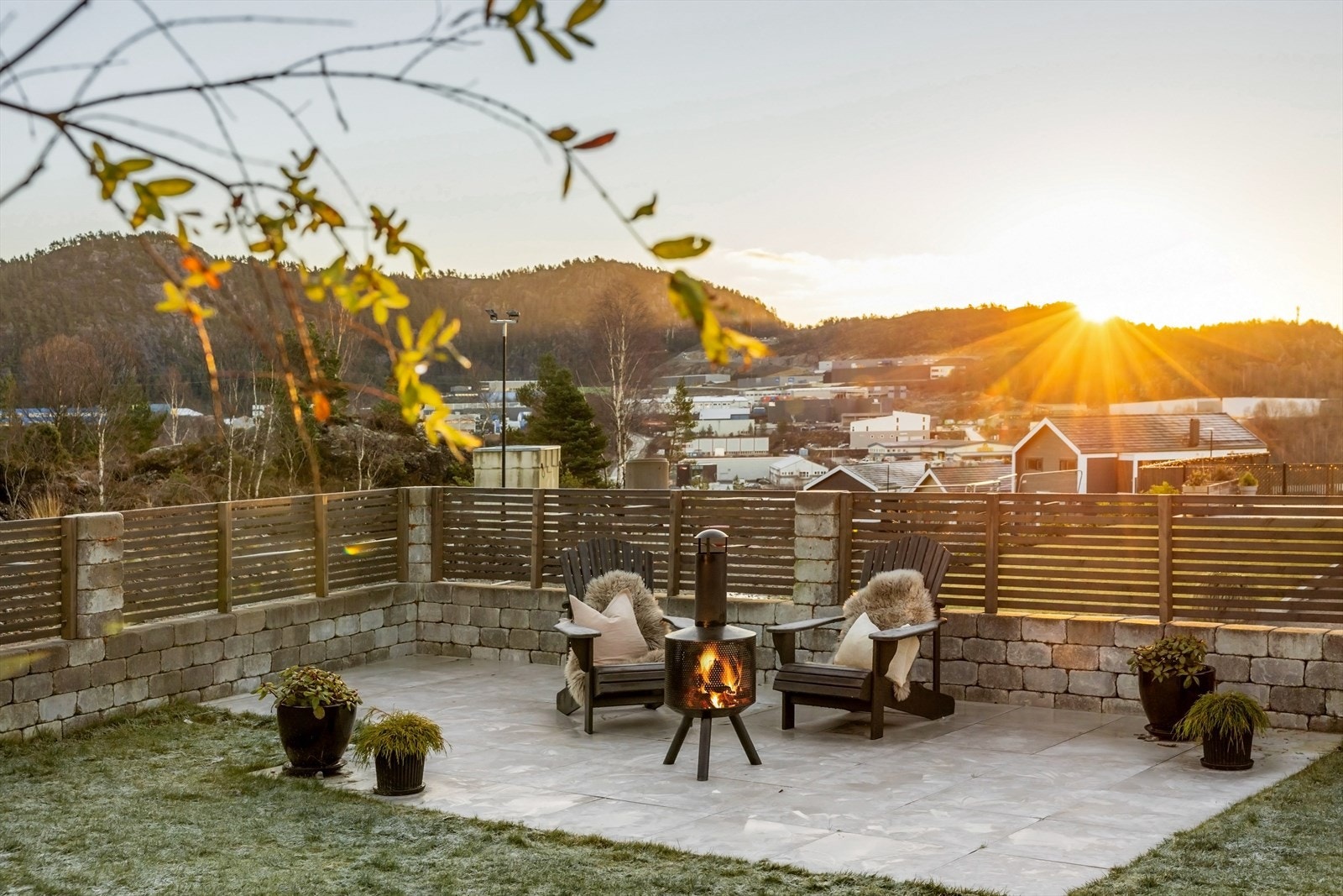 - Boligen ligger fint til i et attraktivt område med kort avstand til de fleste gjøremål - Galleribilde