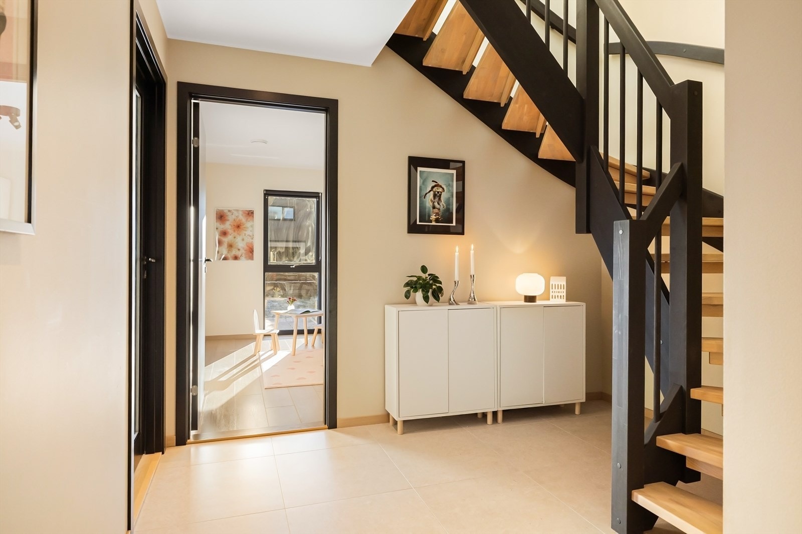 - Vi beveger oss ned til boligens 1. etasje - Galleribilde