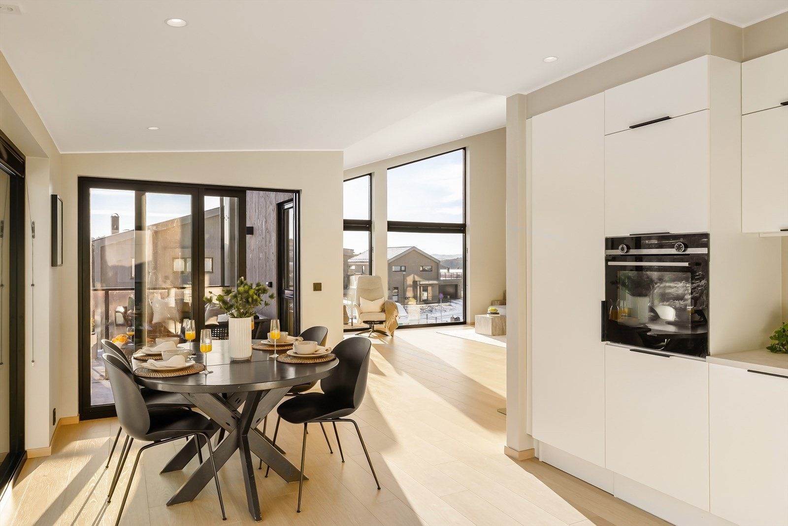 - Boligen er malt i lune, tidsriktige farger som gjør det enkelt for deg å sette ditt eget preg på boligen - Galleribilde