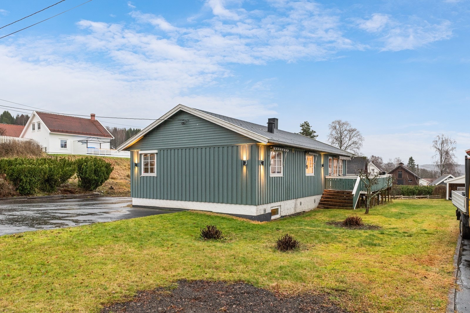 Hagen har noe enkel beplantning, flat og lettstelt. Galleribilde