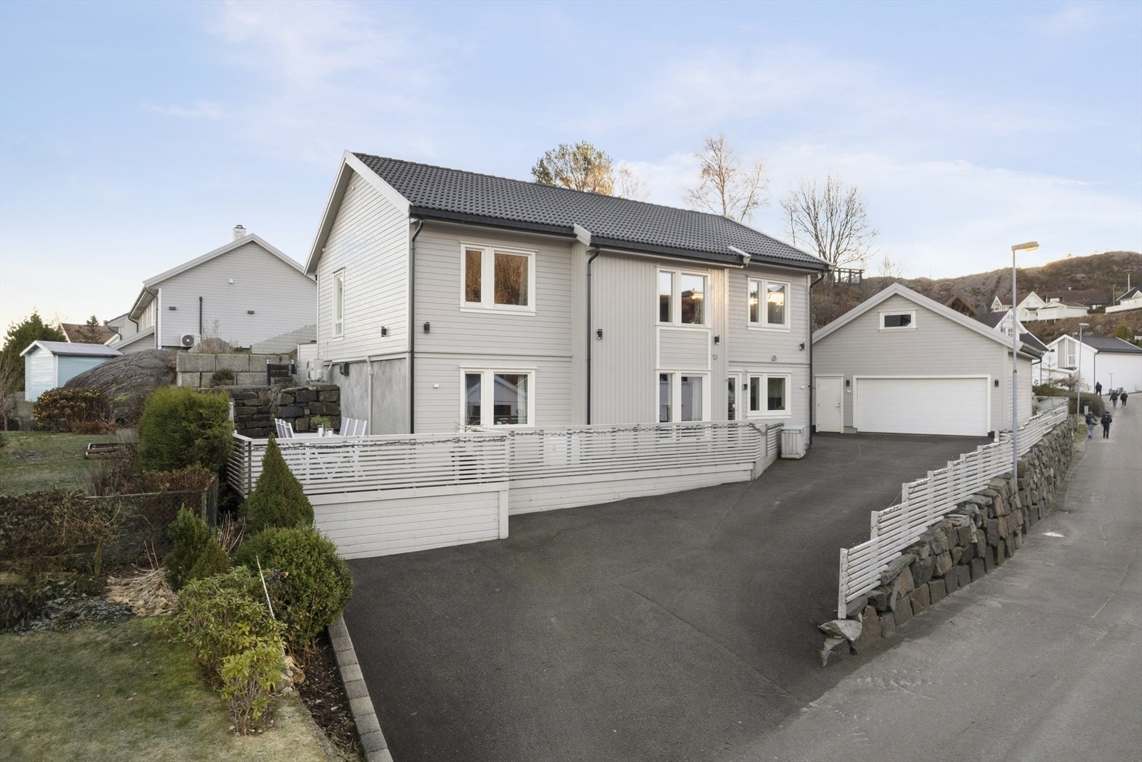 Velkommen til Vadlåsveien 13, bolig i populært boligområde. Foto: Diakrit v/Arne Ove Østebrøt Galleribilde