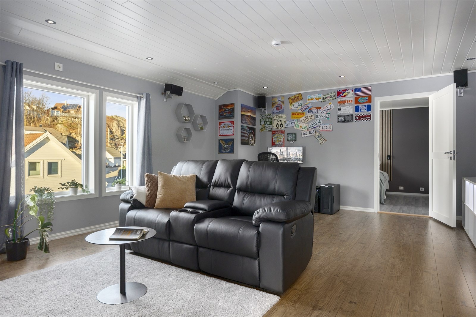 Kjekk ekstra stue i andre etasje, perfekt som lekerom, TV-stue eller et rolig hjørne for avslapning. Galleribilde