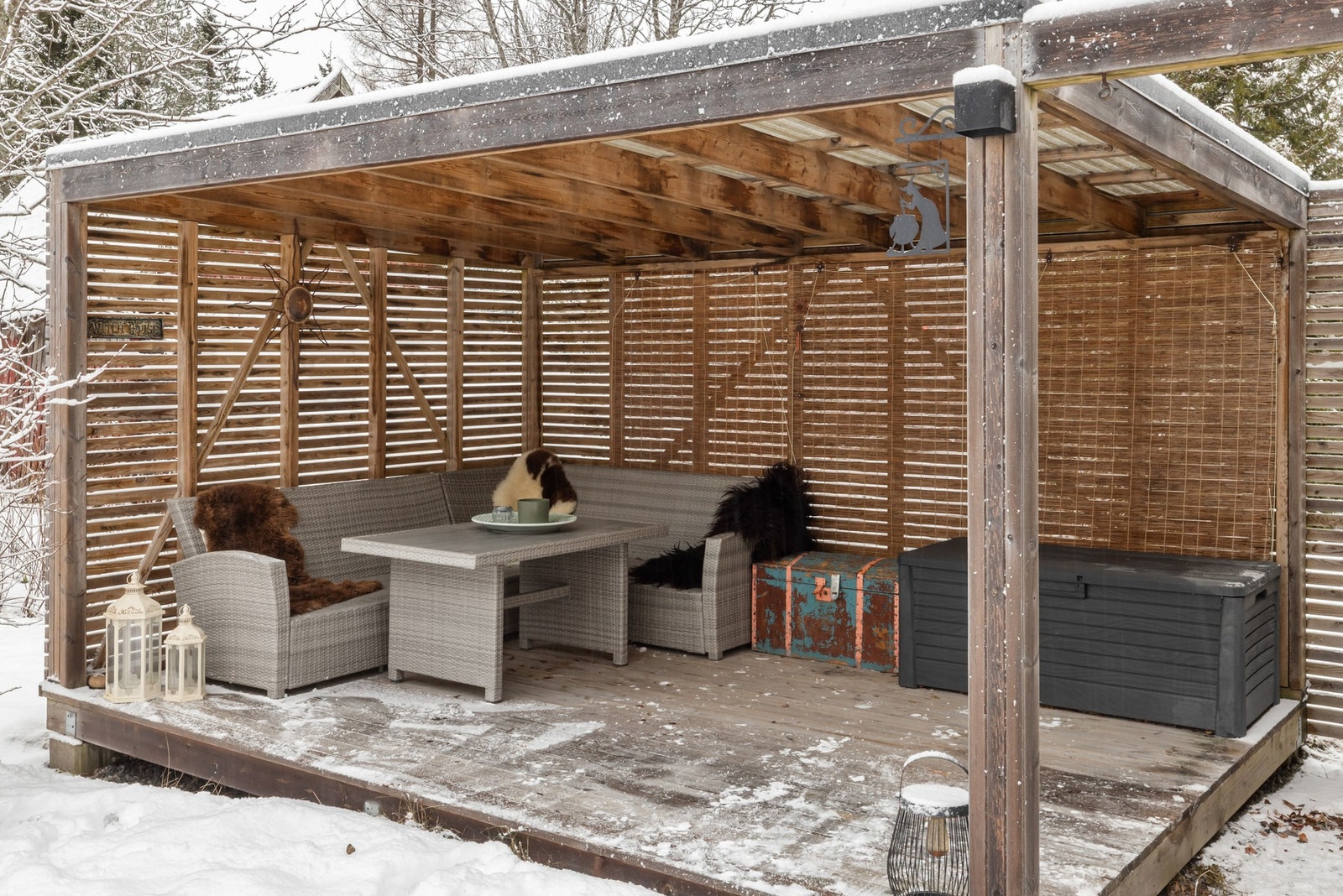 Skjermet og fine uteomgivelser med rom for både avslapning og hygge! Galleribilde