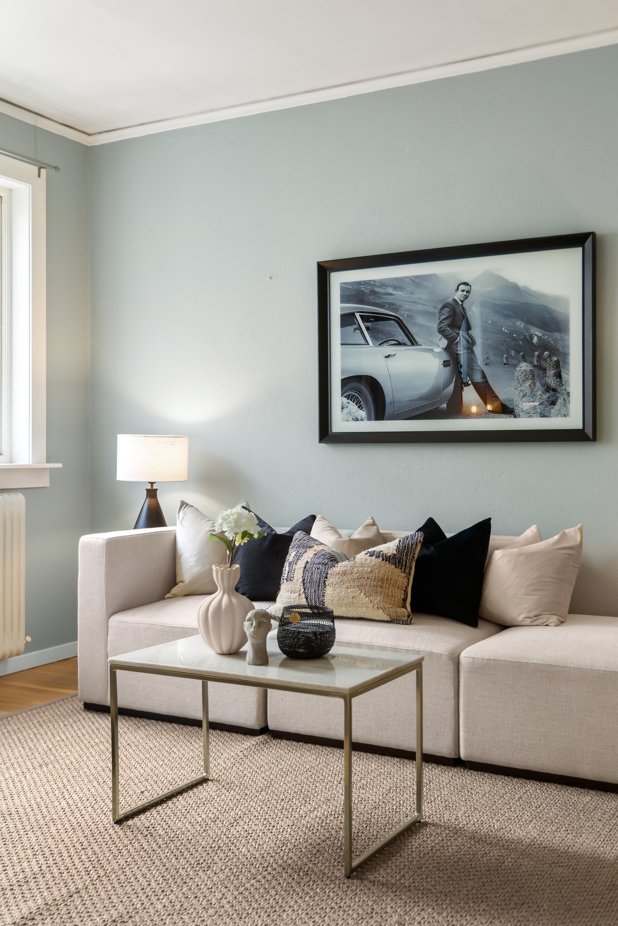 Her har du plass til en stor sofa Galleribilde