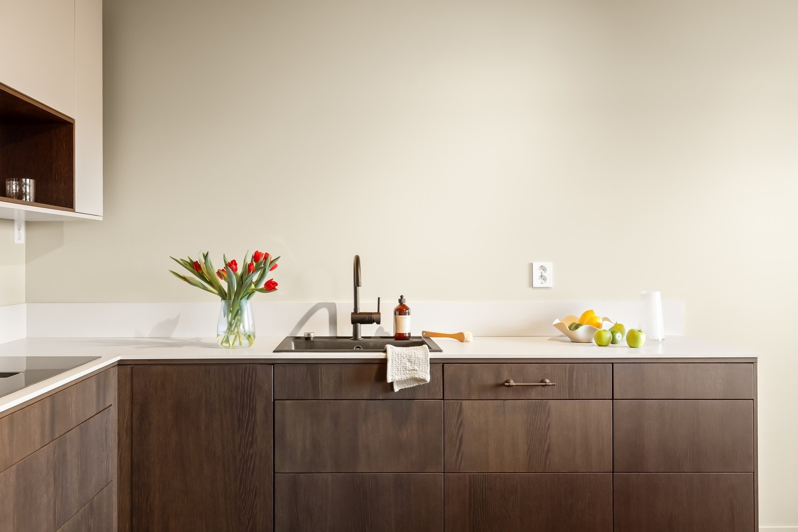 Her har du rikelig med skap og benkeplass. Galleribilde