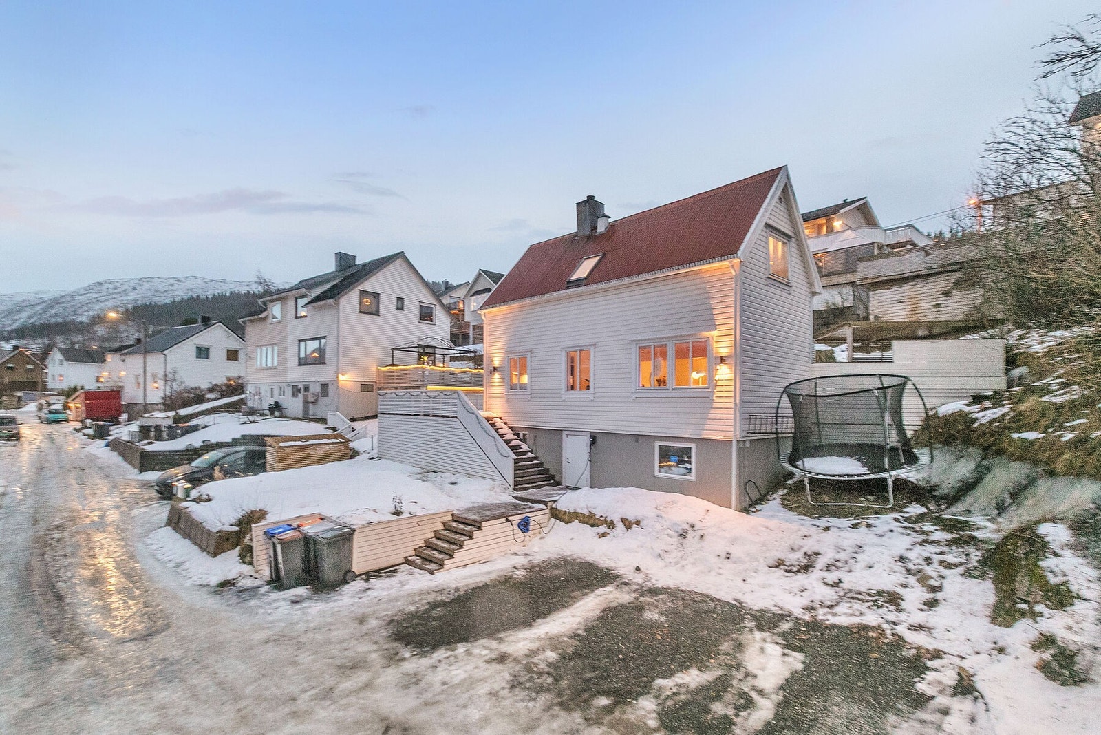 Godt med parkering på eiendommen Galleribilde