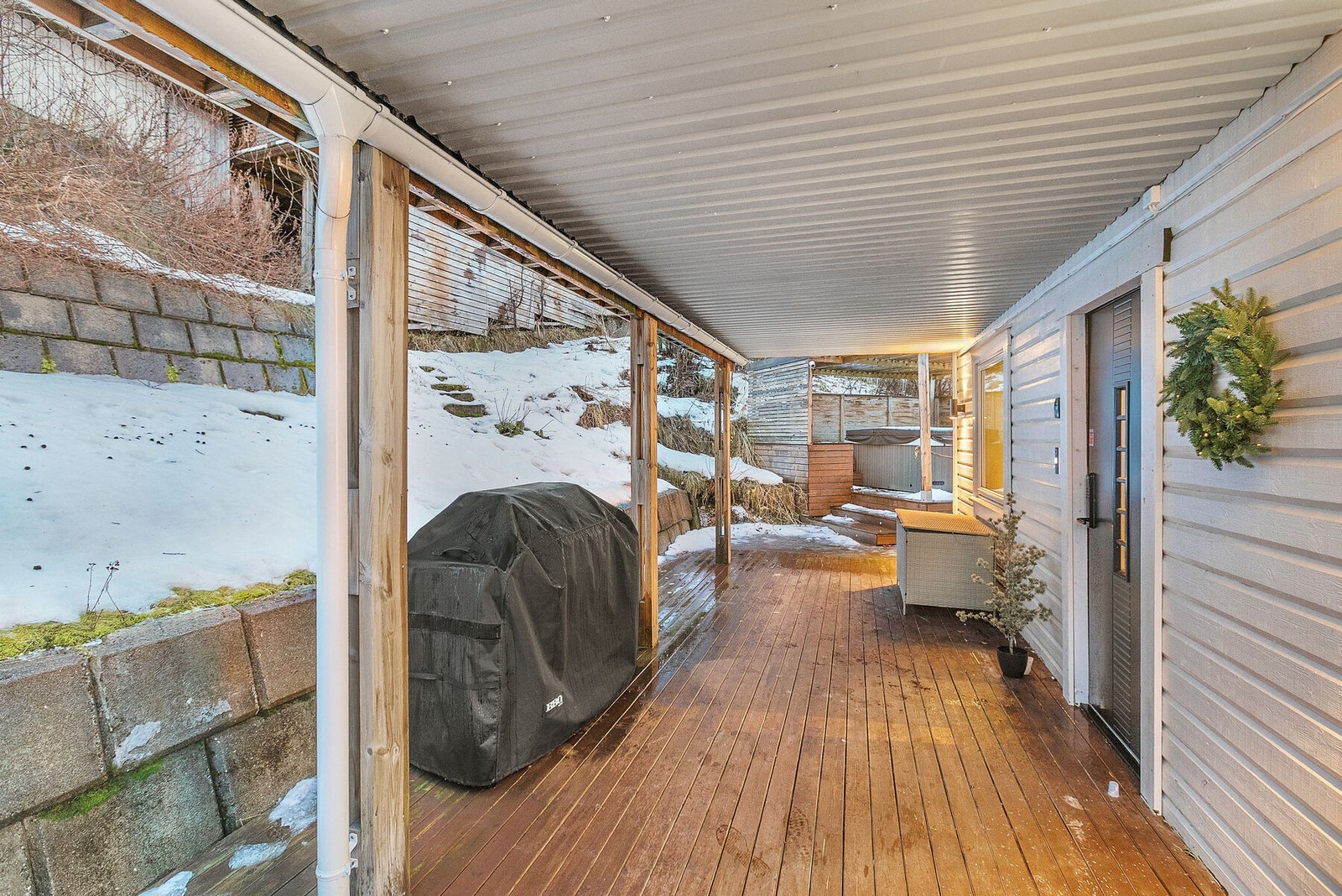 Overbygd inngangsparti Galleribilde