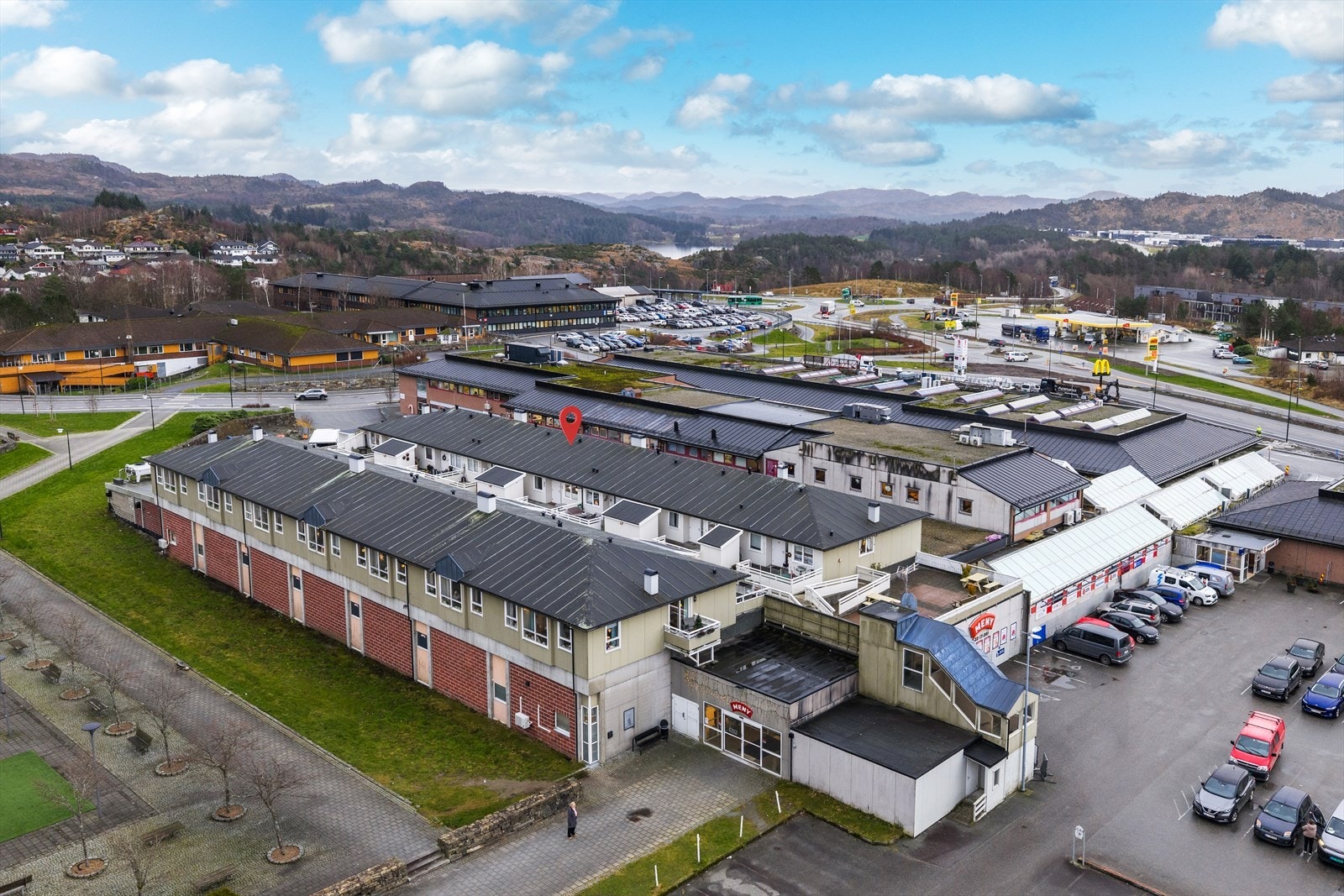 Nærhet til alt du trenger - Heis - Fast p-plass - Kjekk uteplass Galleribilde