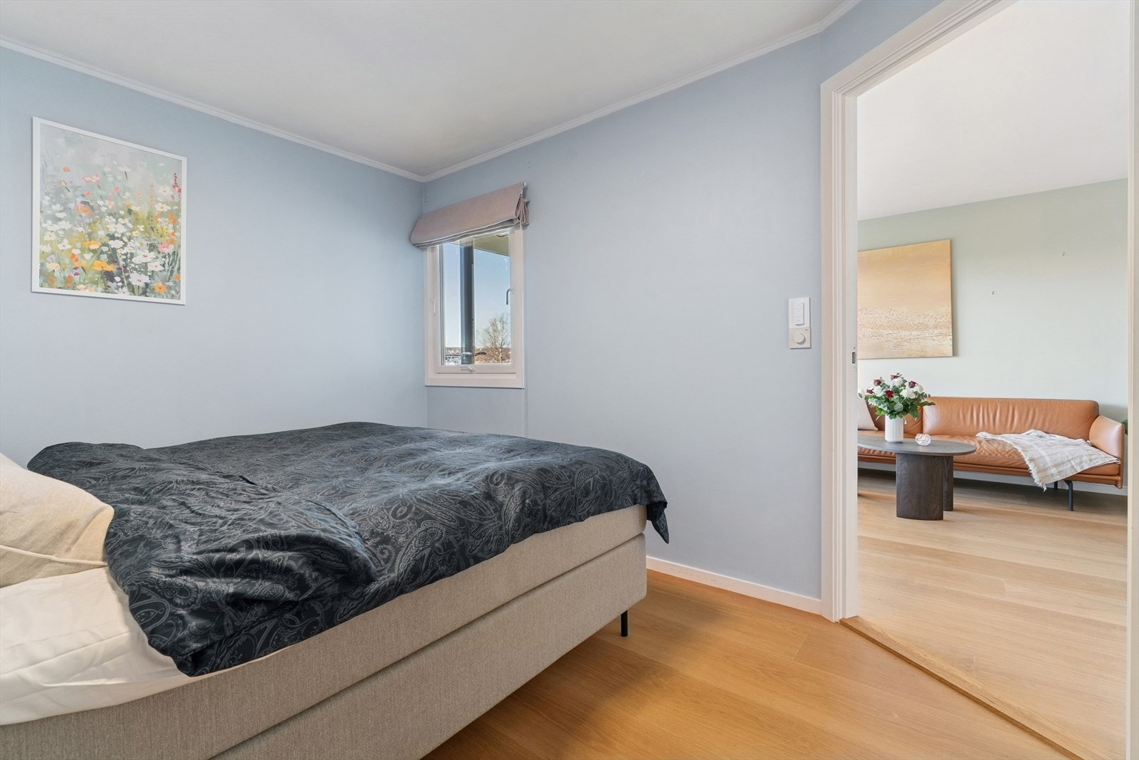 Stort soverom med plass for dobbelseng. God skapplass. Galleribilde