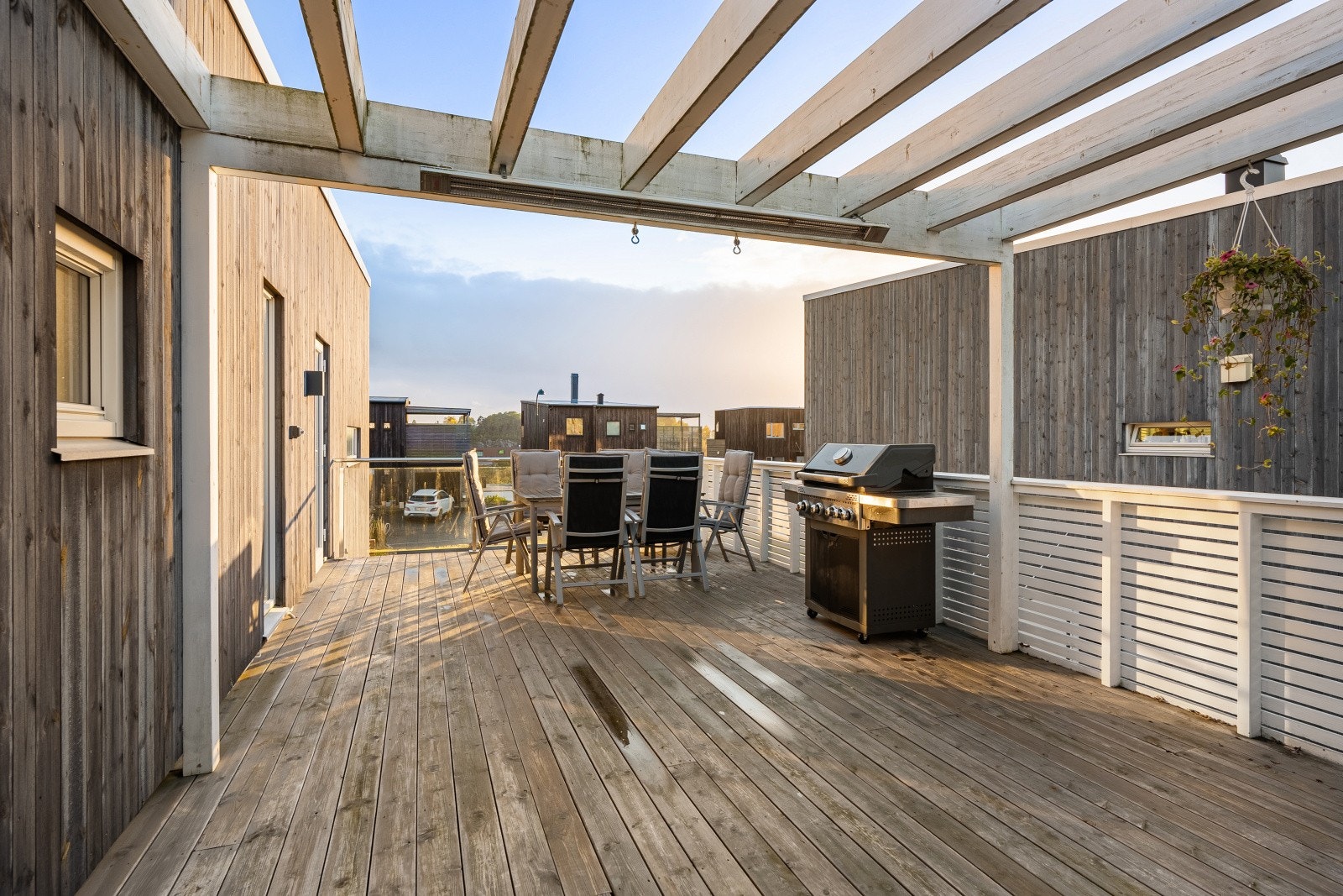 Hagestuen kan enkelt fungere som en forlengelse av takterrassen Galleribilde