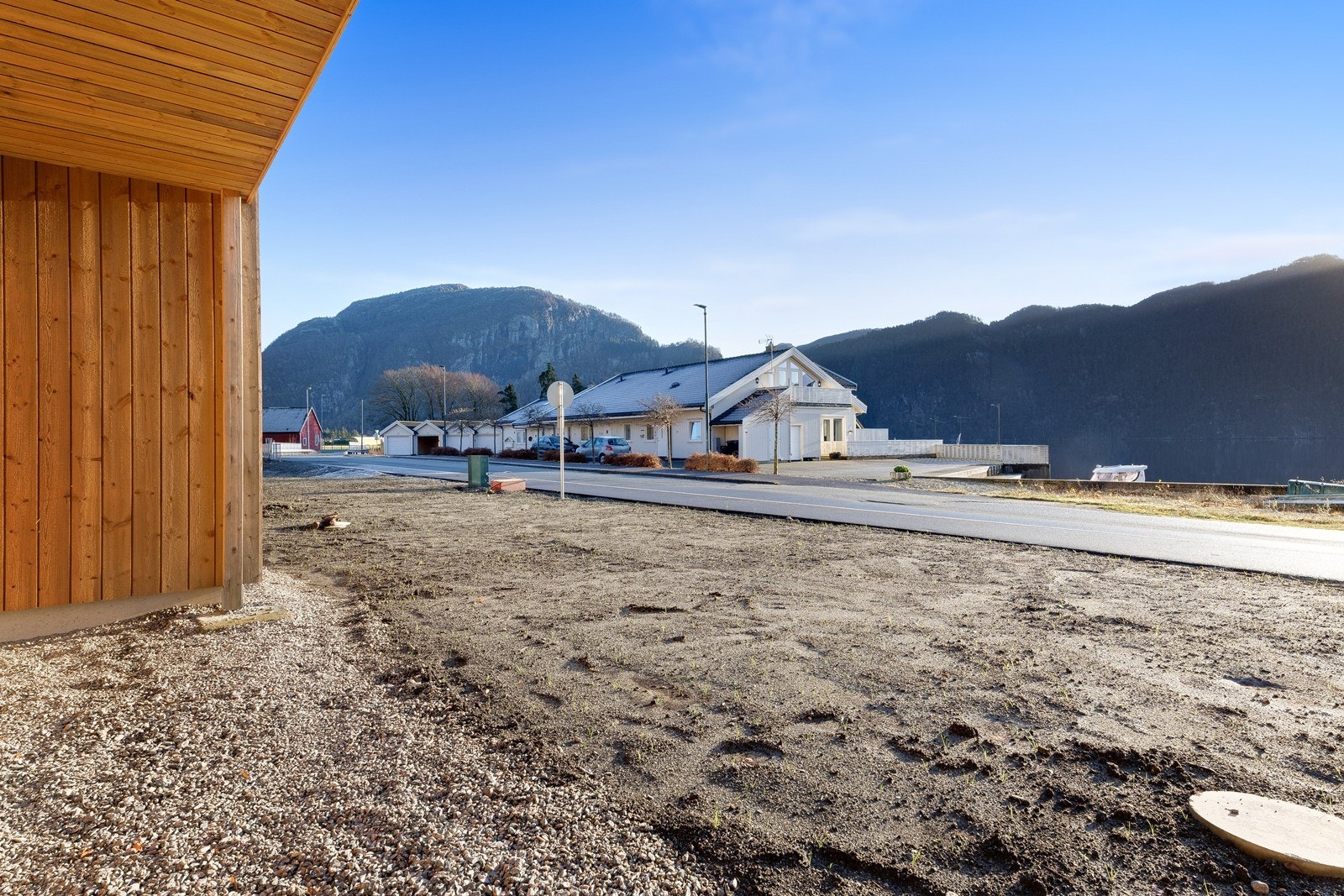Boligen ligger sentralt i Årdal med kort vei til det meste Galleribilde