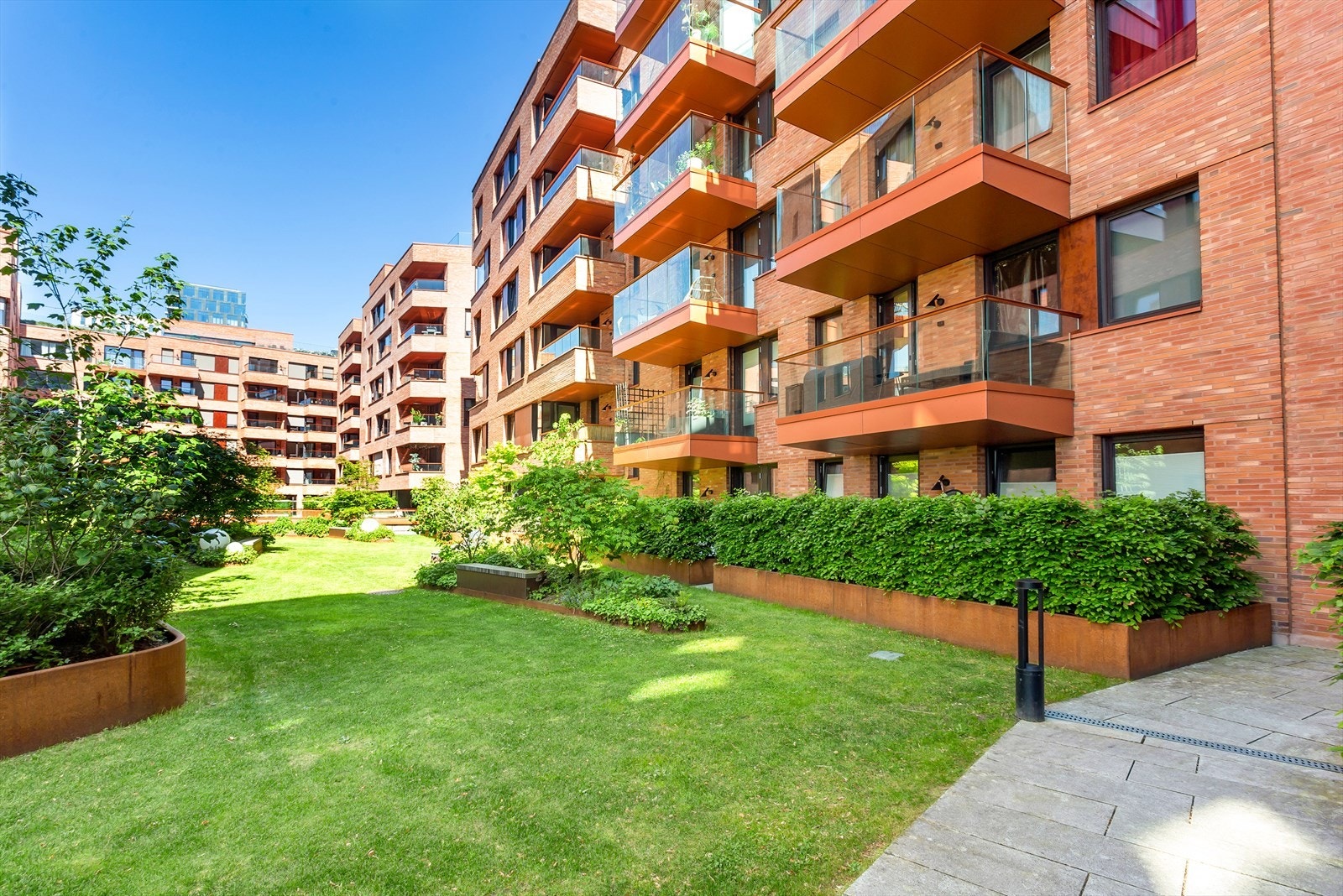 Nydelig bakgård i sameiet Galleribilde