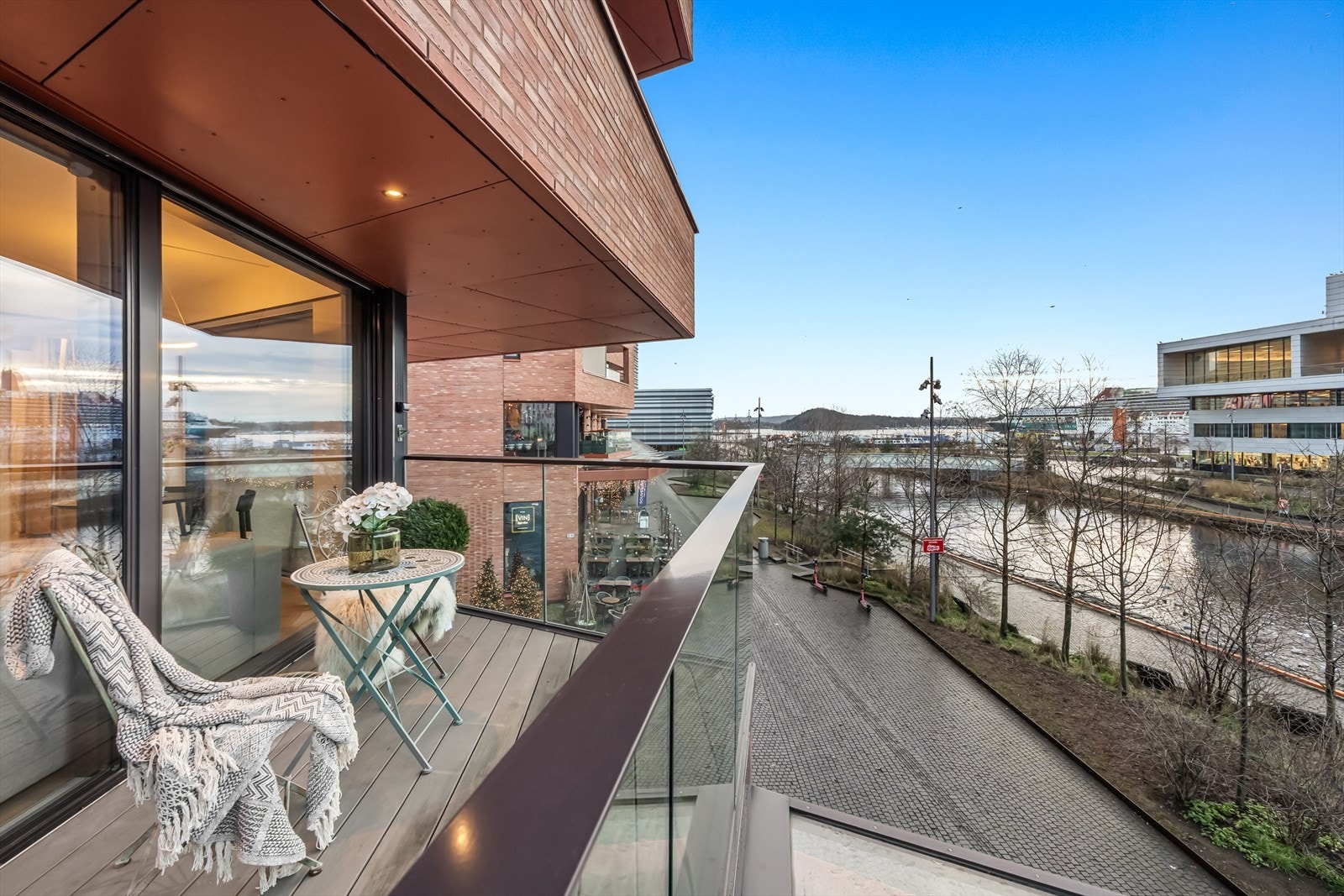 Velkommen til Operagata 15! Boligen er presentert av Nordvik avd. Frogner ved Kristian Karlsrud Galleribilde