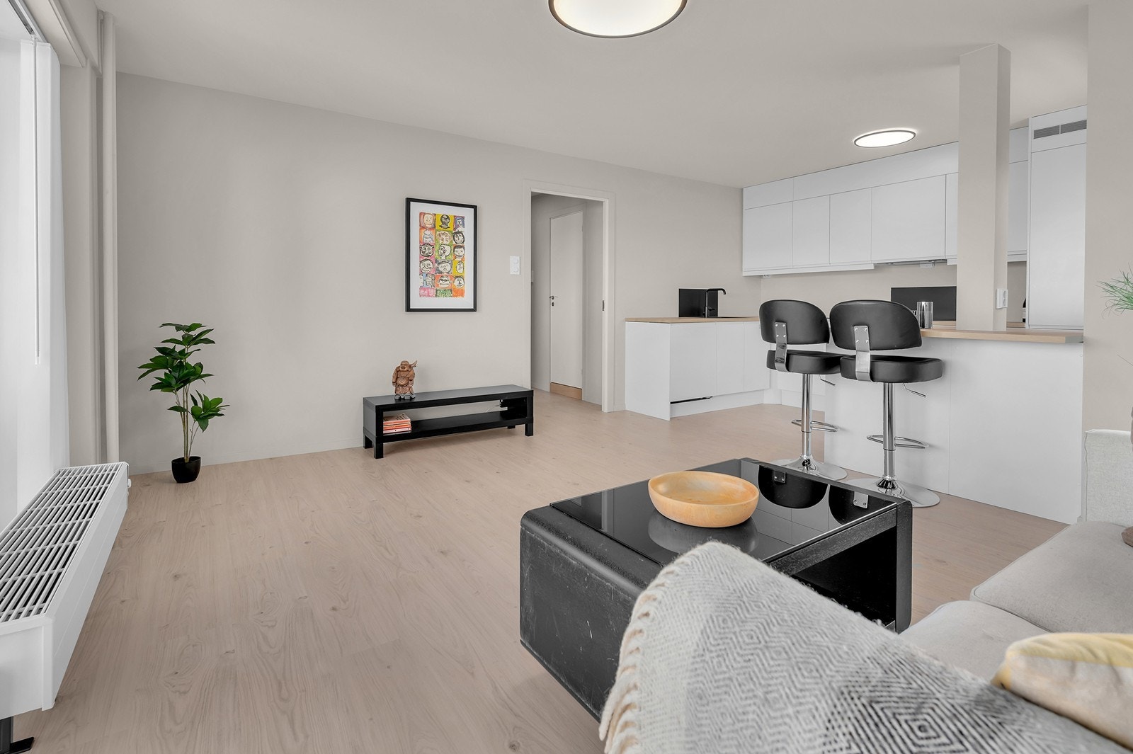 Lekker åpen stue-/kjøkkenløsning. Galleribilde