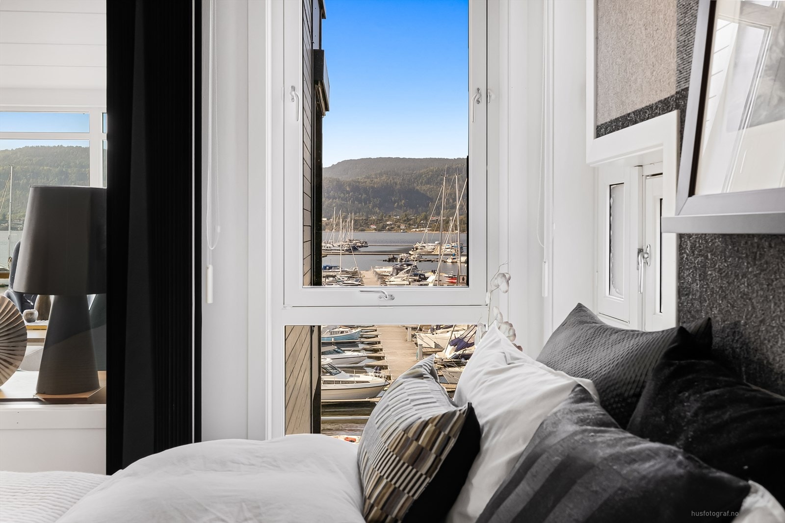 Her kan mann nyte utsikten fra senga.. Galleribilde
