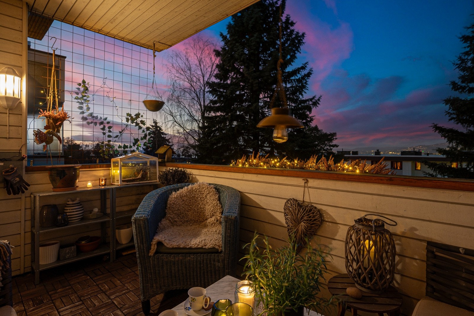 Fra balkongen er det nydelig fritt utsyn med utsikt mot Holmenkollen
. Galleribilde