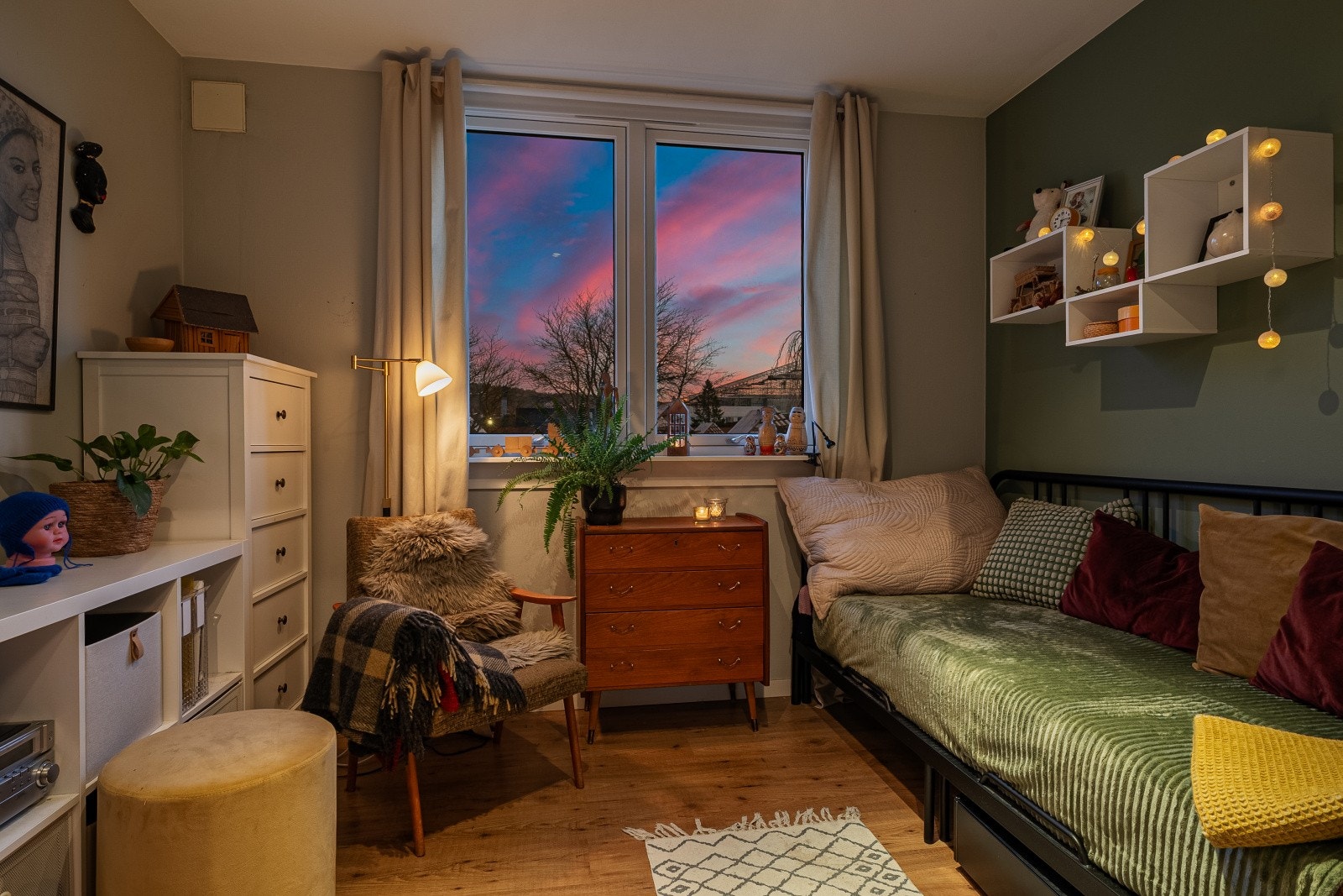 Det andre soverommet passer ypperlig som barnerom, kontor eller gjesterom. Galleribilde