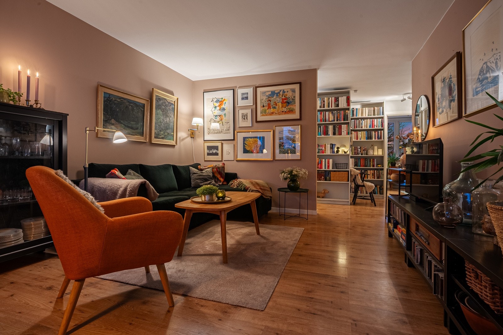 En lys og innbydende leilighet øverst i Kristins vei. Galleribilde