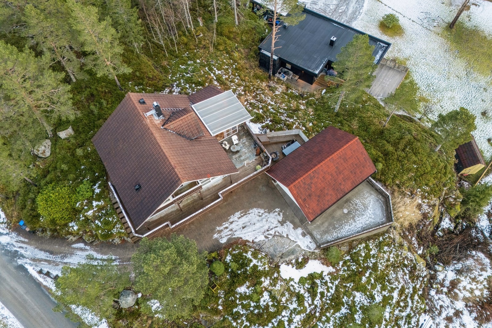 Velkommen til en spennende Aktiv visning! Stor brosteinbelagt gårdsplass. Galleribilde