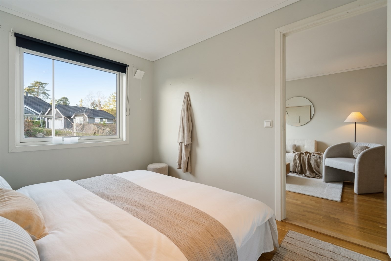 Direkte tilgang til stuen skaper en åpen og sammenhengende planløsning. Galleribilde