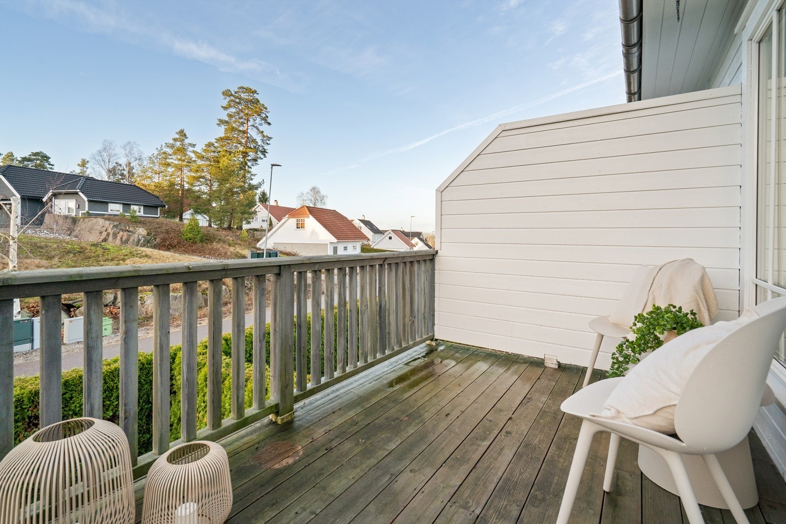 Det er god plass til utemøblement på balkongen. Galleribilde