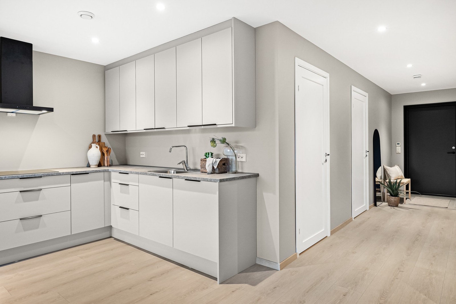 Det er vannbåren gulvvarme i leiligheten. (Med unntak av soverom og bod) Galleribilde