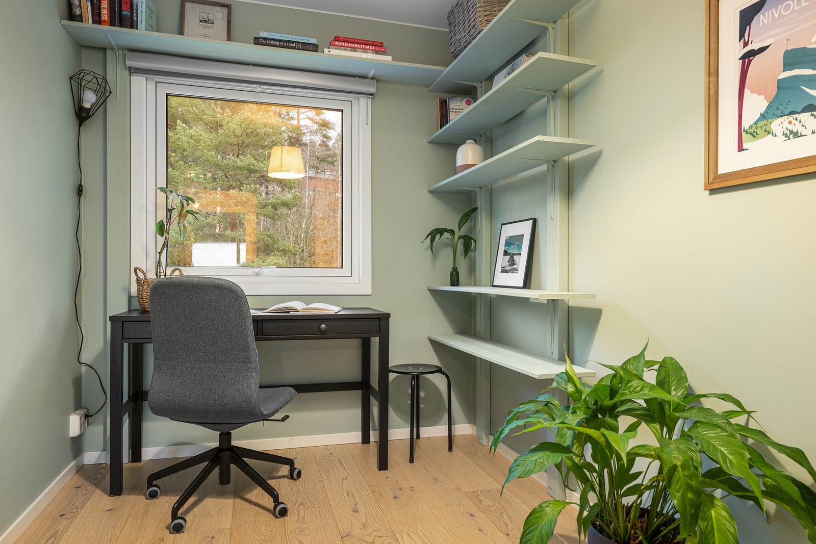 Soverom 2 - perfekt som hjemmekontor, gjesterom eller barnerom. Galleribilde