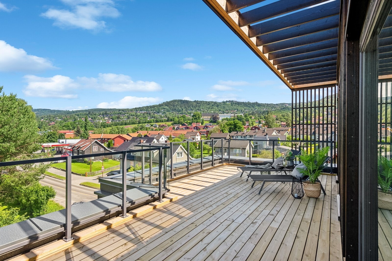 Terrassen måler 78 kvm Galleribilde