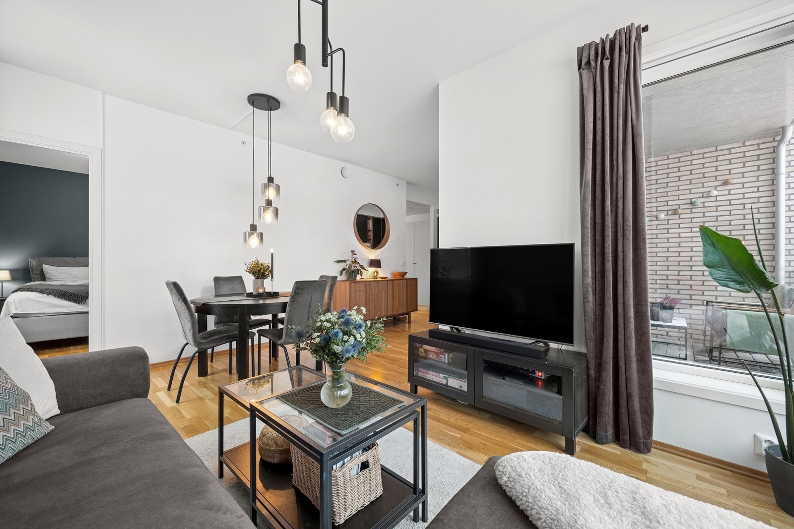 Videre byr leiligheten også på lave felleskostnader med oppvarming og varmtvann inkludert. Galleribilde