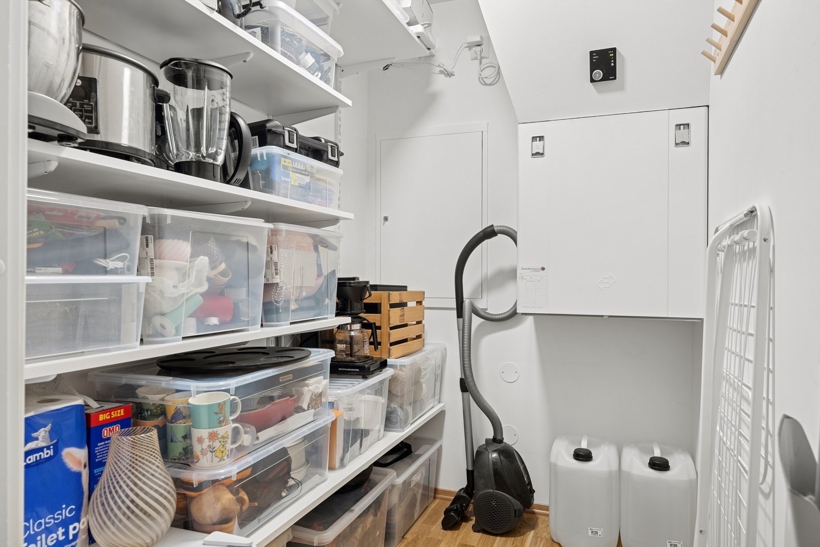 Praktisk innvendig bod på 2,9 m². Galleribilde