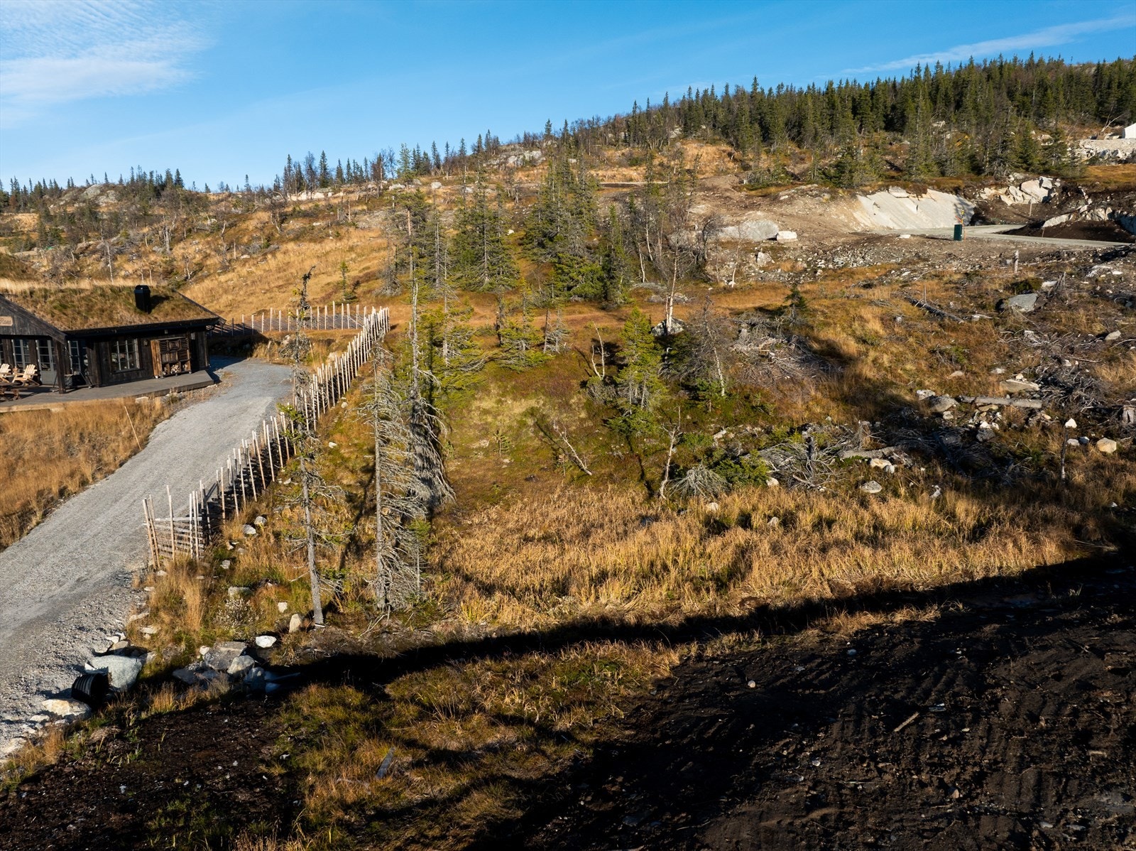 Tomta ligger i øverste del av hyttefeltet, ca. 1011 moh! Galleribilde