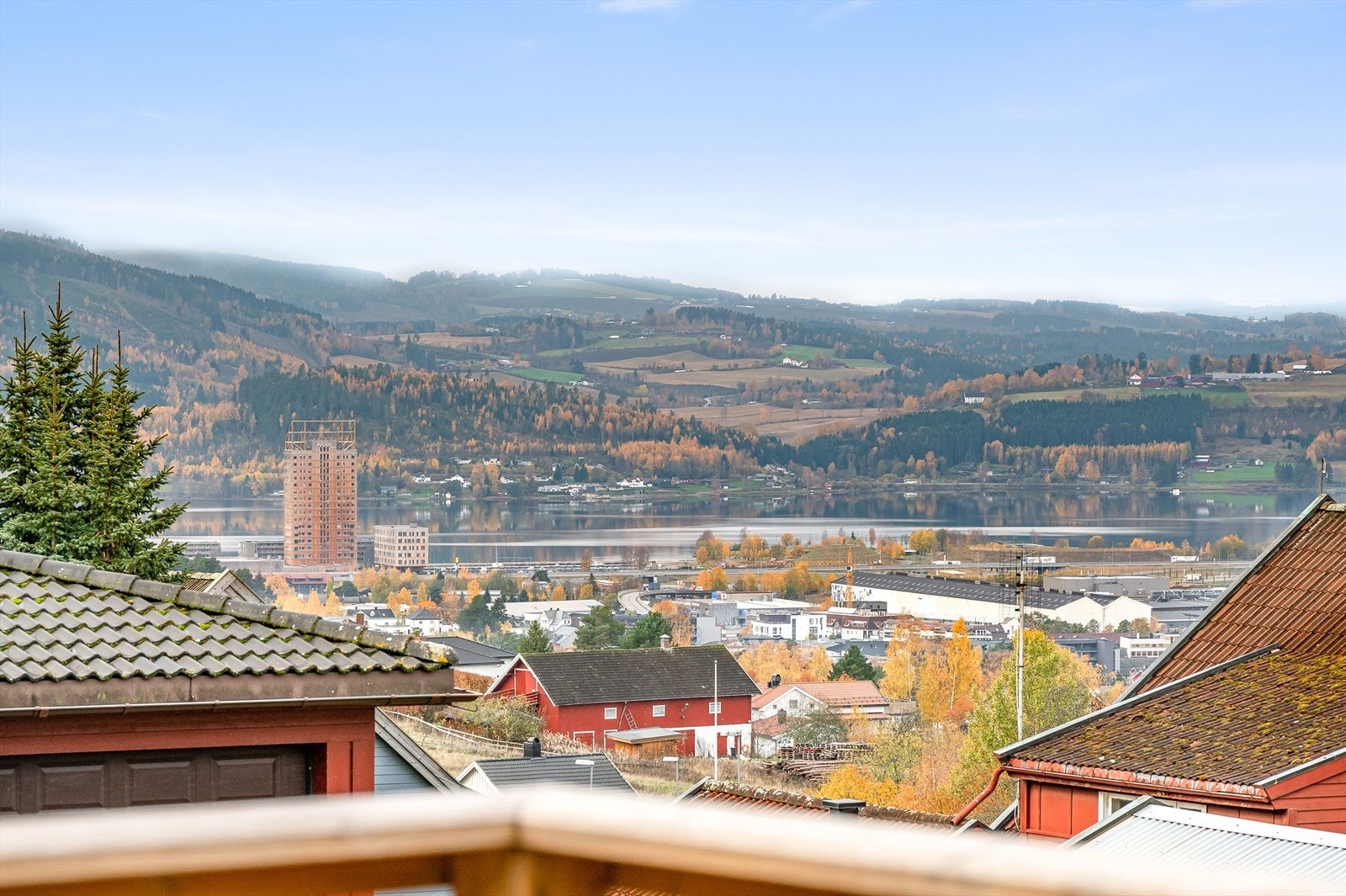 Flott utsikt fra terrassen. Galleribilde