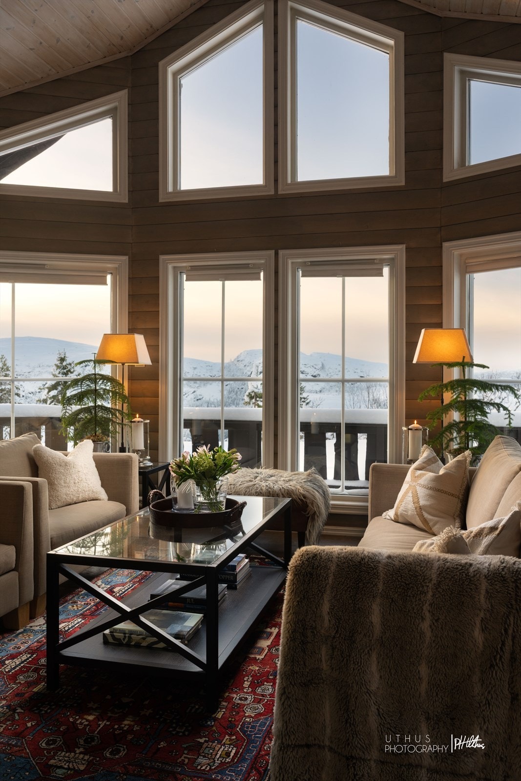 Utsikten - 1 etg har heltre furugulv og sonestyrt gulvvarme Galleribilde