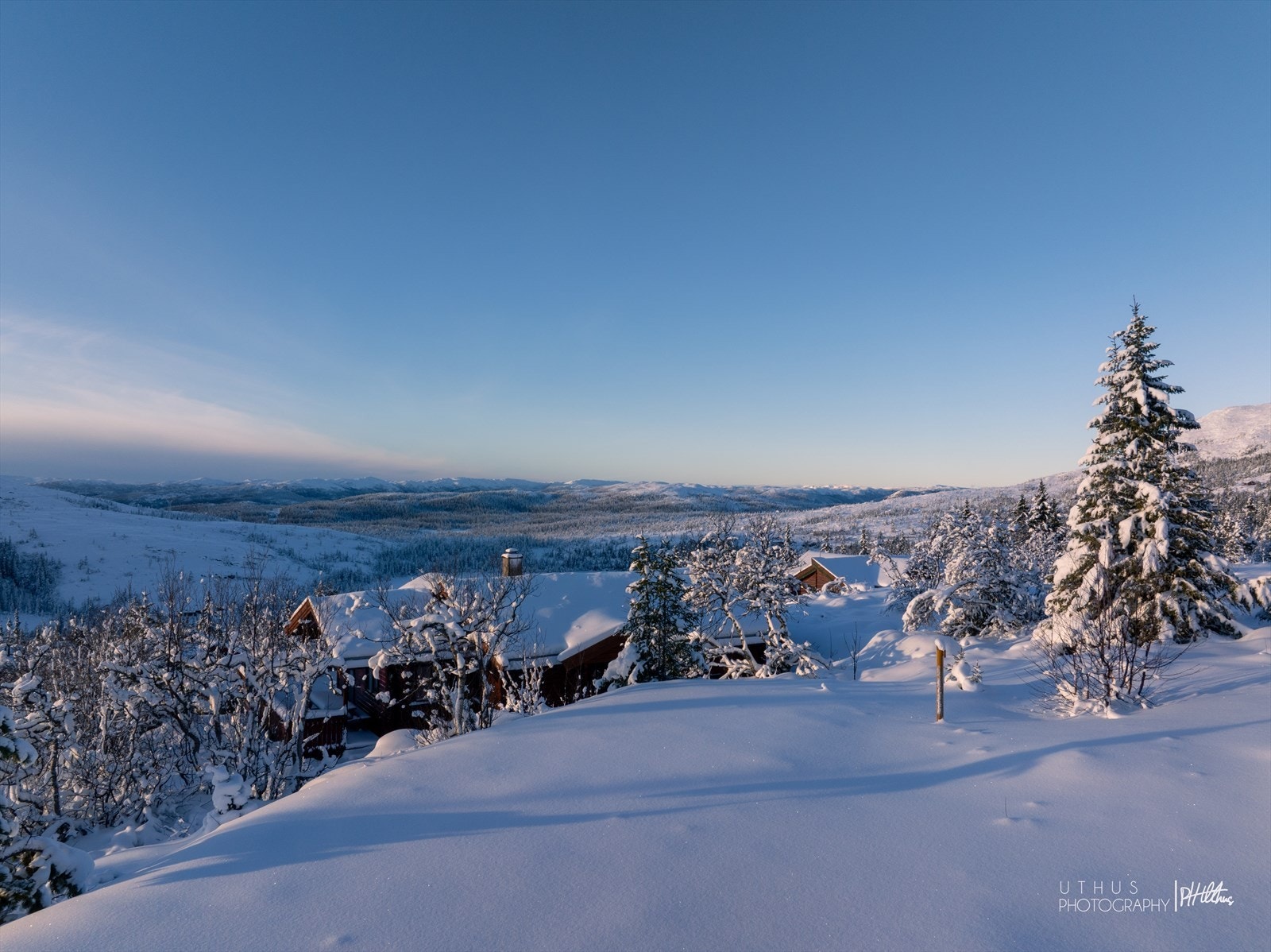 Flott og vidstrakt utsikt mot syd og vest Galleribilde