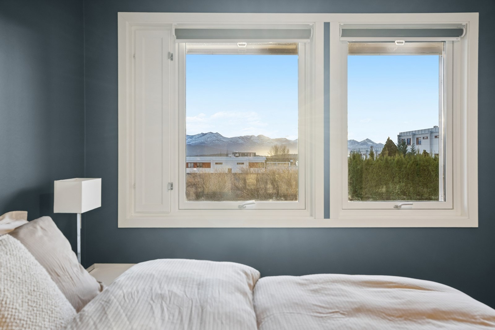 Soverom, med utsikt. Galleribilde