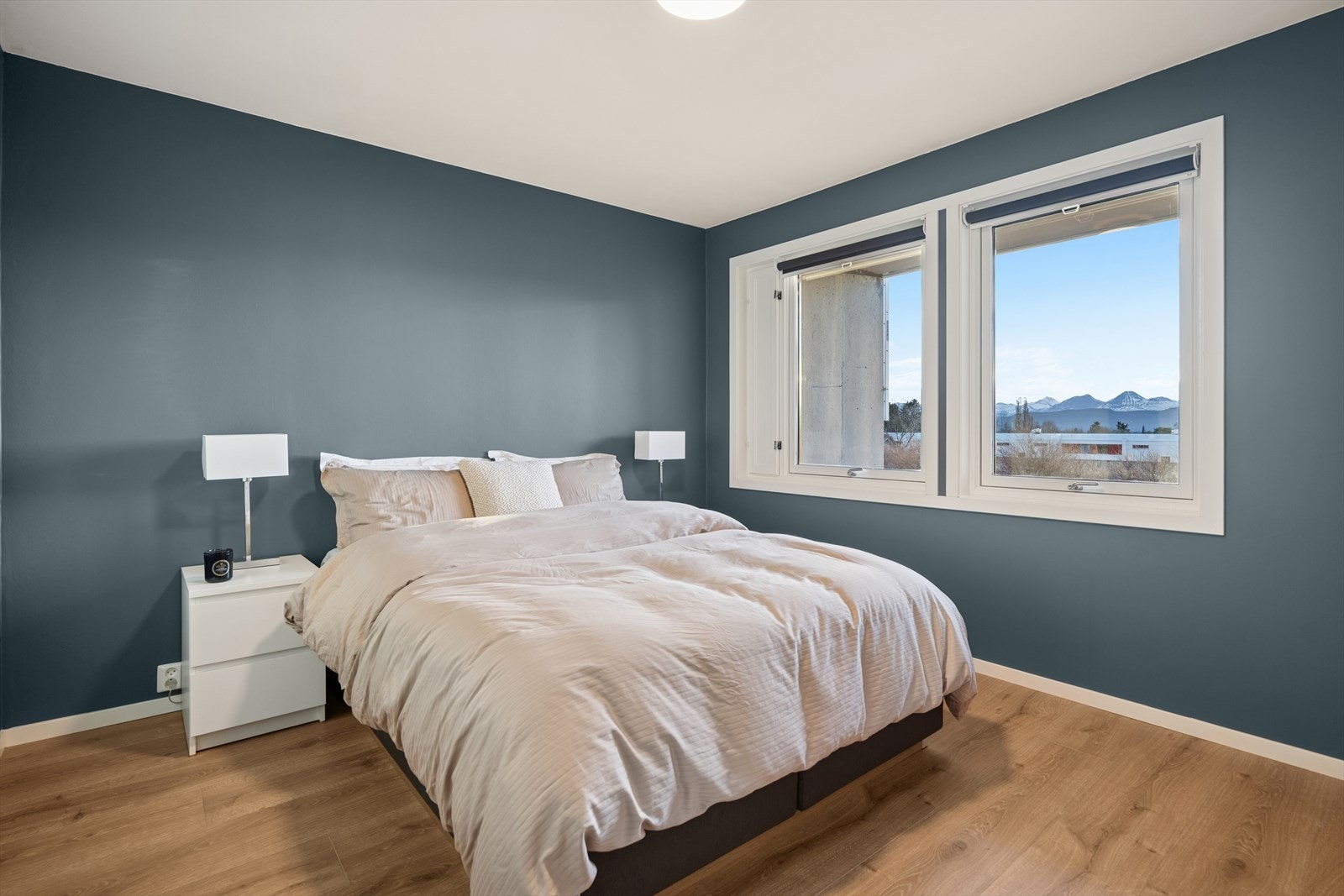 Soverommet er romslig, og har gode vindu mot syd. Galleribilde