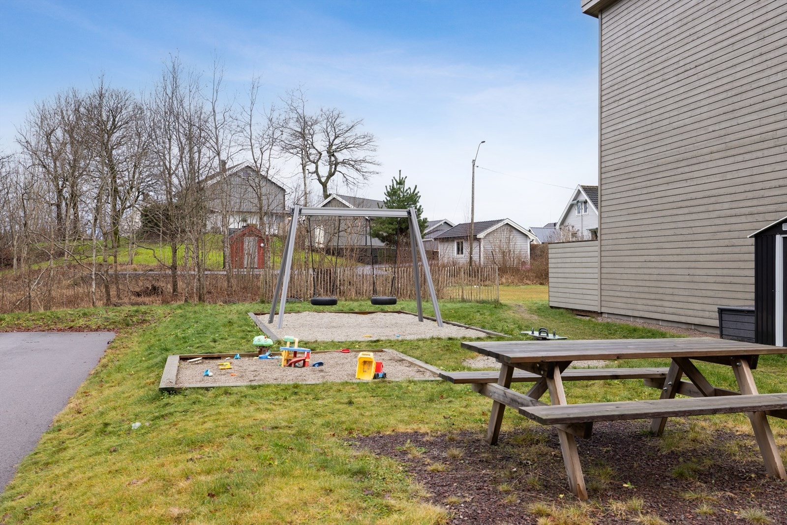 Lekeplass for de aller minste, et trygt og morsomt sted for lek og aktivitet. Galleribilde