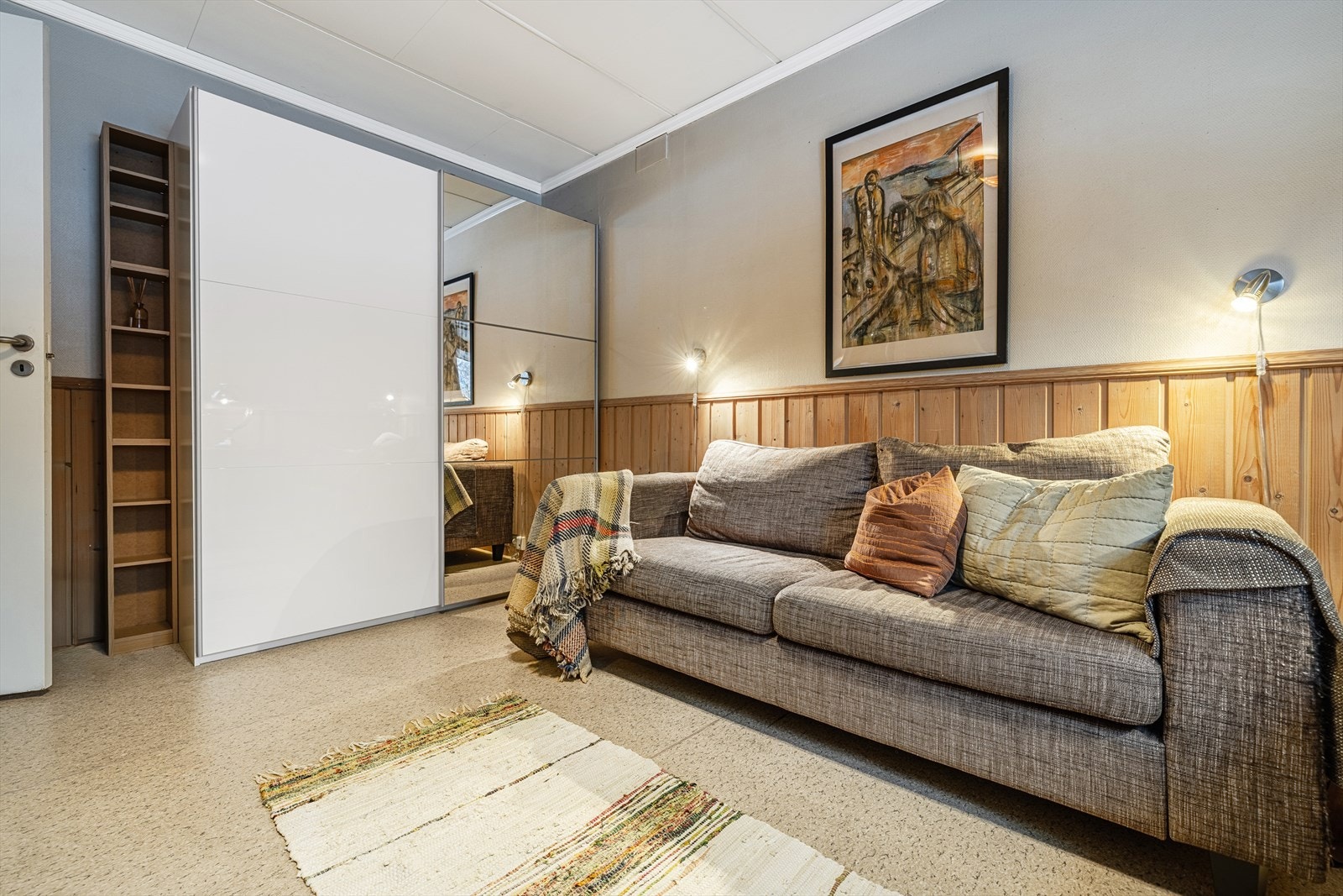 Soverom på hovedplan benyttes i dag som gjesterom/kontor. Galleribilde