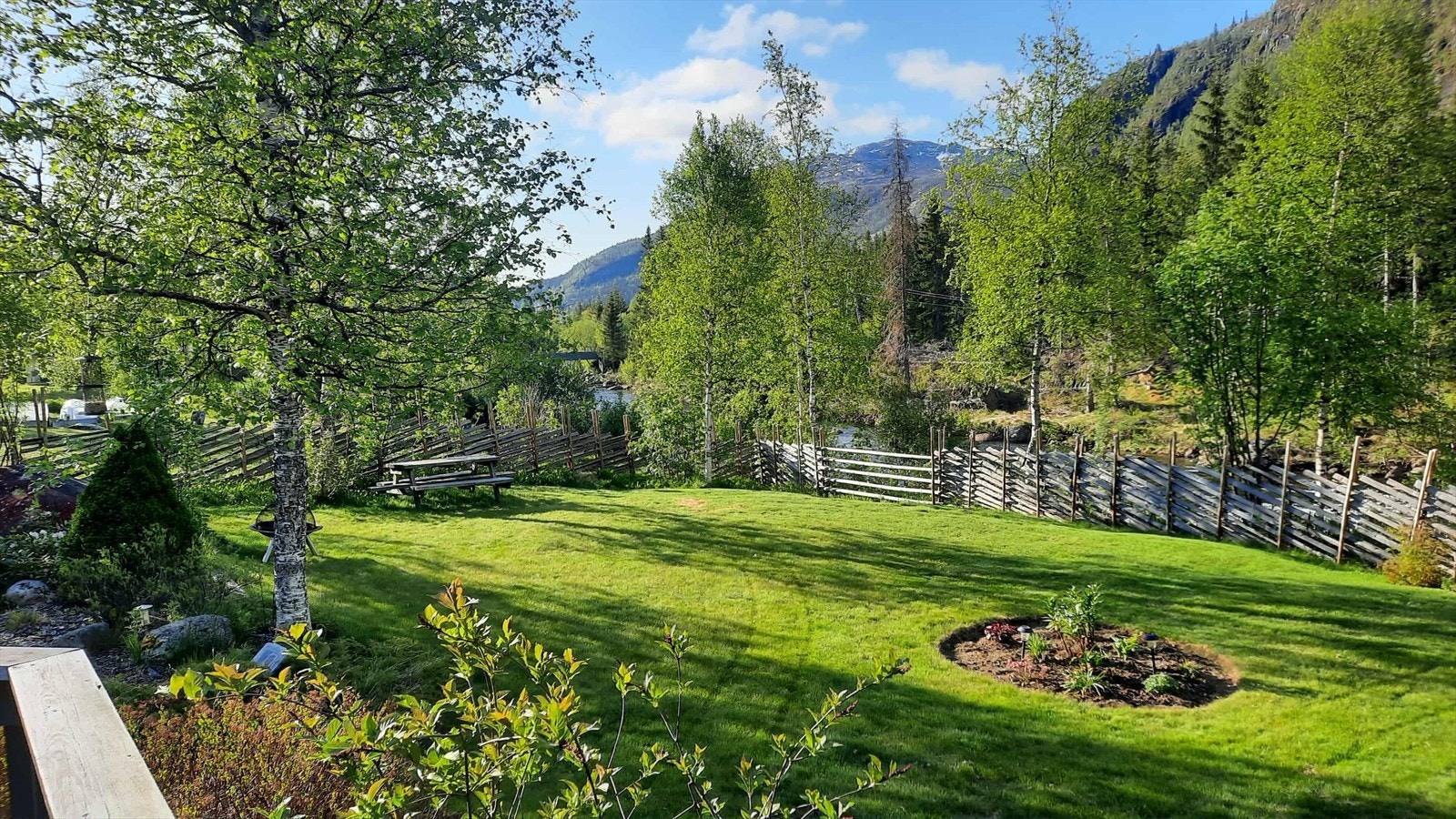 Her kan du virkelig nyte sommeren i din egen hage! Galleribilde