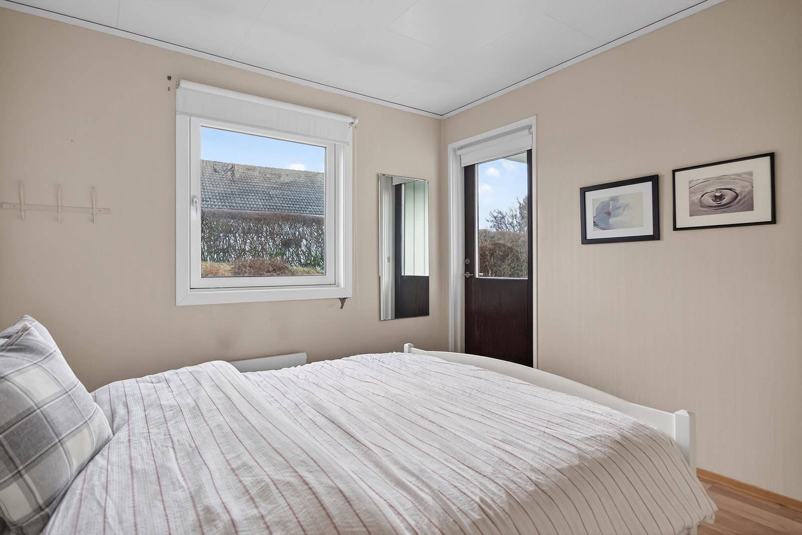 Soverom 1 med utgang terrasse Galleribilde