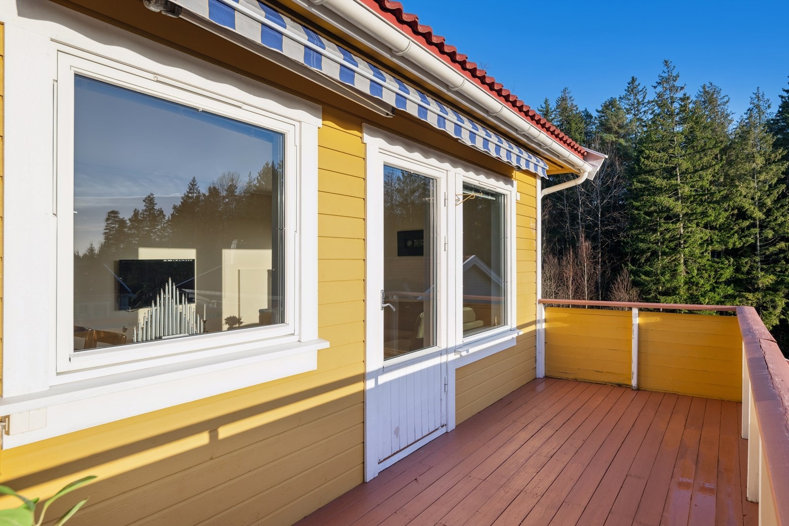 Altanen er perfekt for å nyte fine sommerdager. Galleribilde