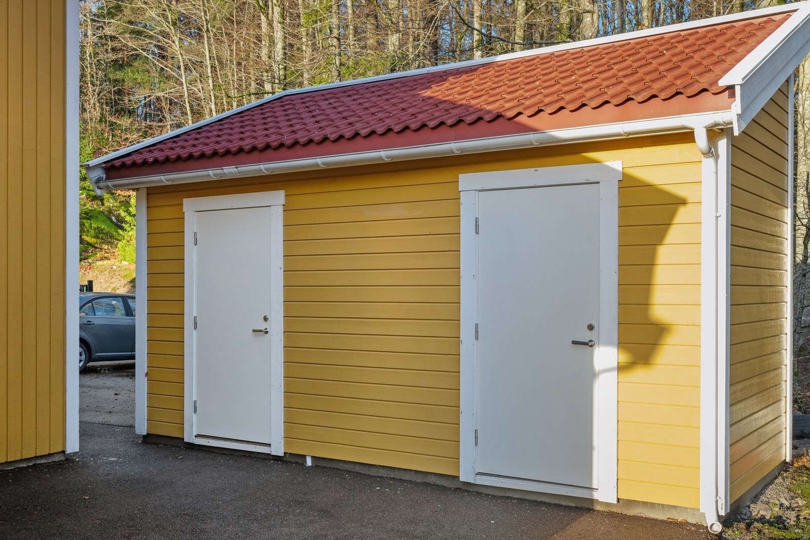 Tilhørende sportsbod på 5 kvm på bakkeplan. Galleribilde