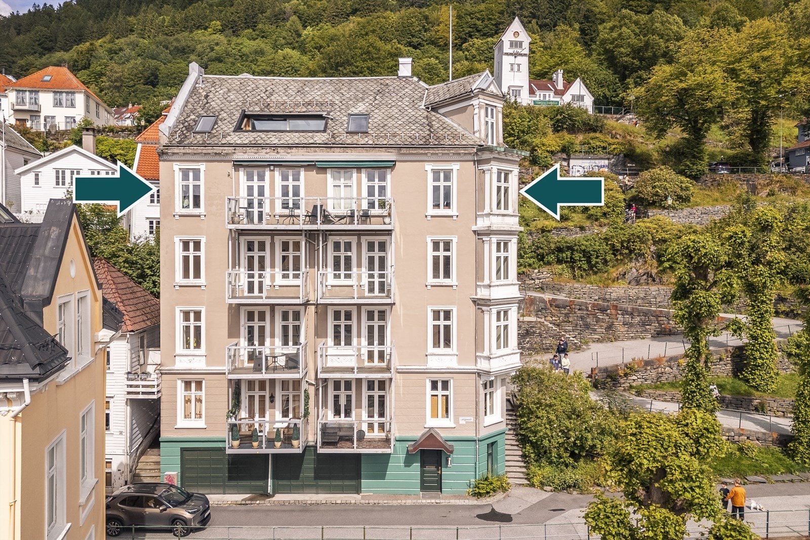 Bygget er oppført i 1900, og har aldri vært omsatt i åpne markedet - Leiligheten som er til salgs er hele 5 etasje. Galleribilde