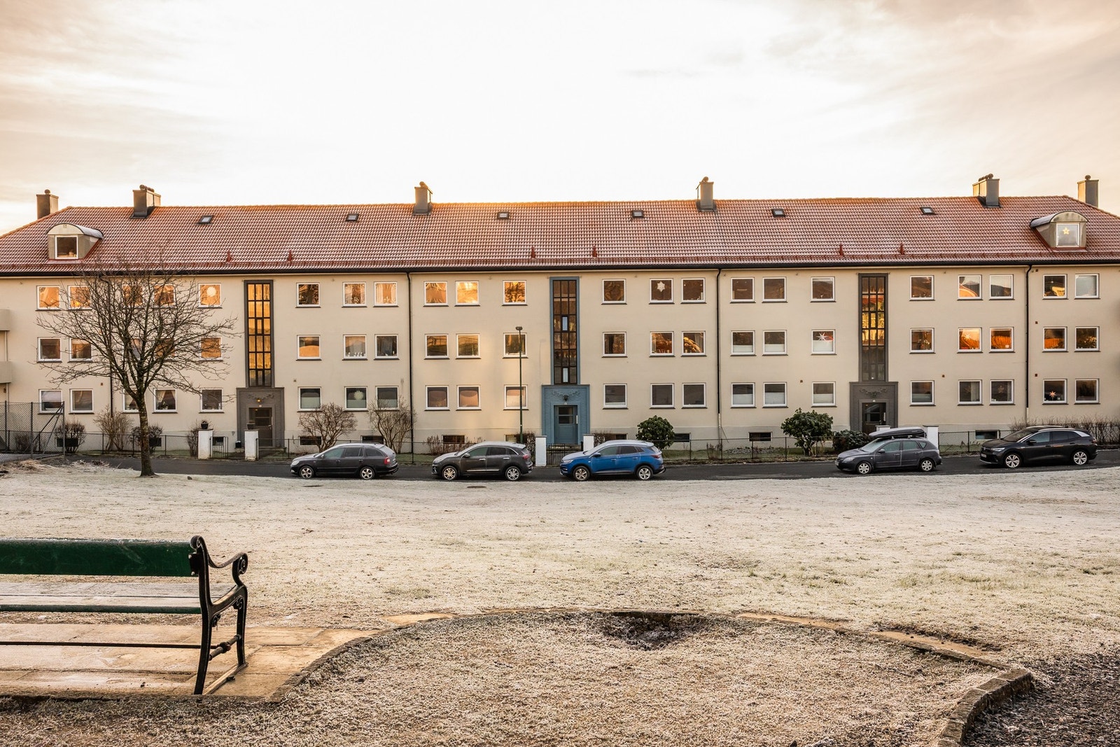 Her bor du i rolige omgivelser med kort vei til "alt" du trenger. Galleribilde