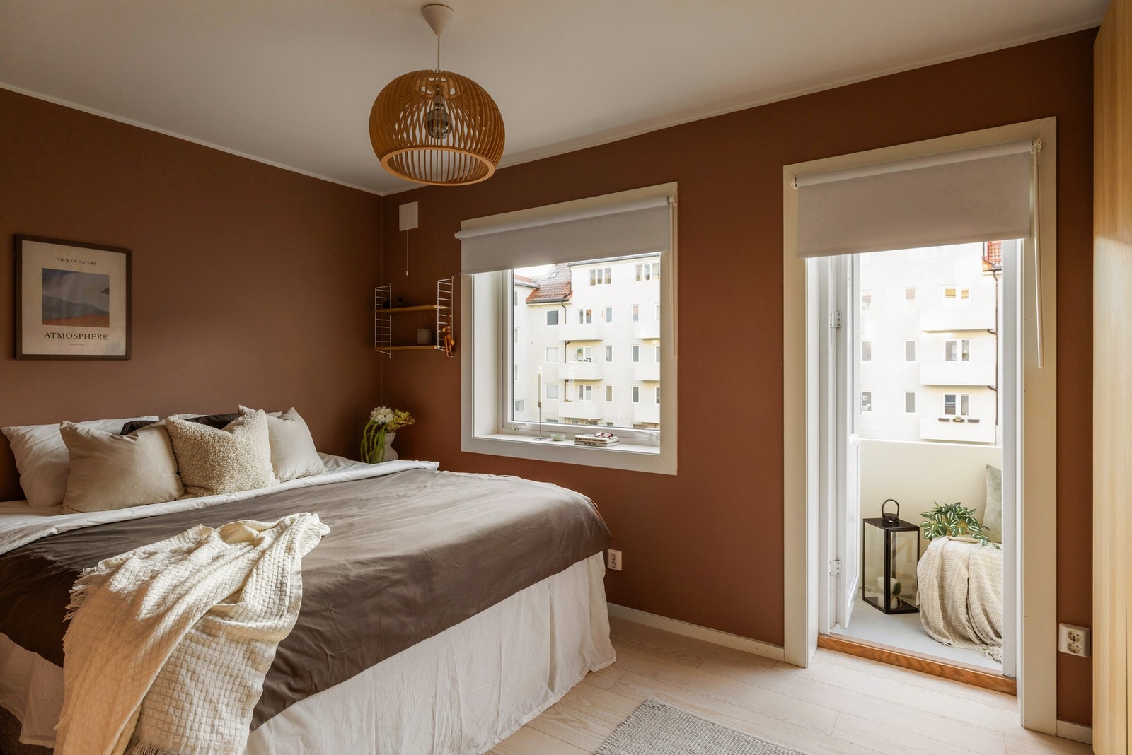 Leiligheten har to trivelige soverom på 14,4 kvm og 11,7 kvm Galleribilde