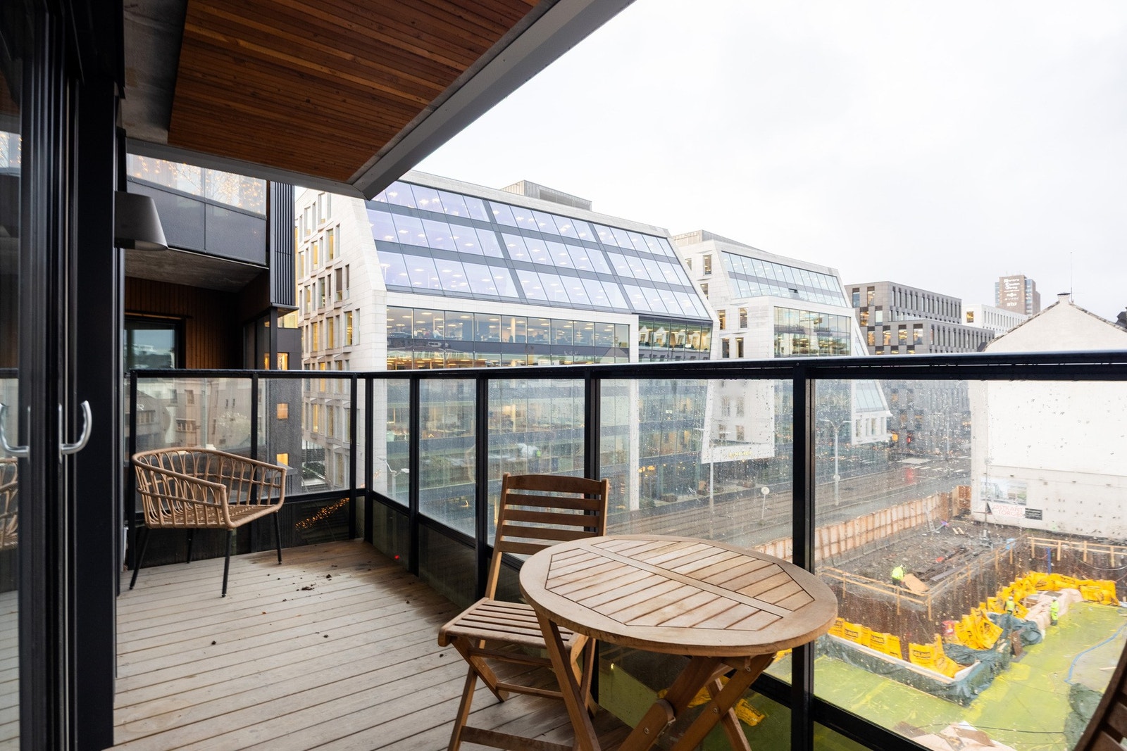 Utelys og stikkontakt er montert i tilknytning til balkongen. Galleribilde