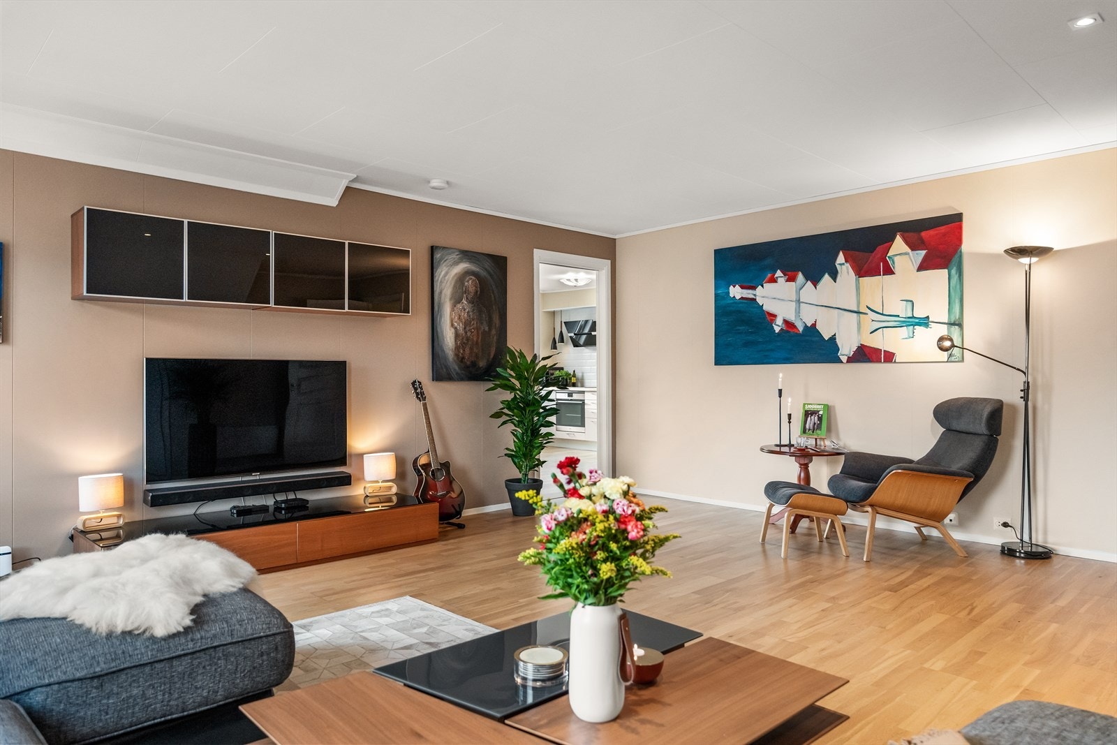 Videre adkomst til kjøkken. Galleribilde